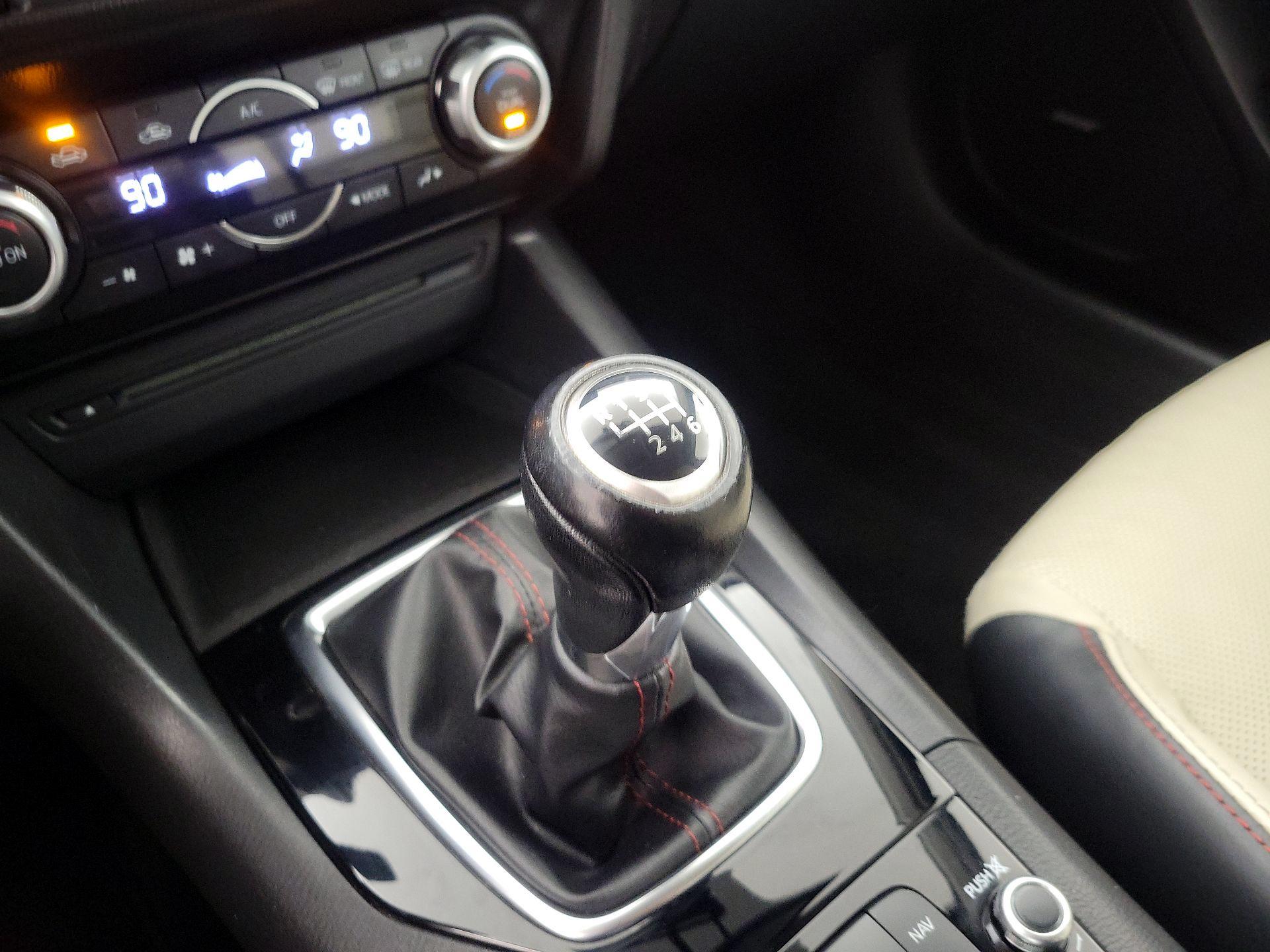 Thumbnail: 2015 Mazda Mazda3 - 18