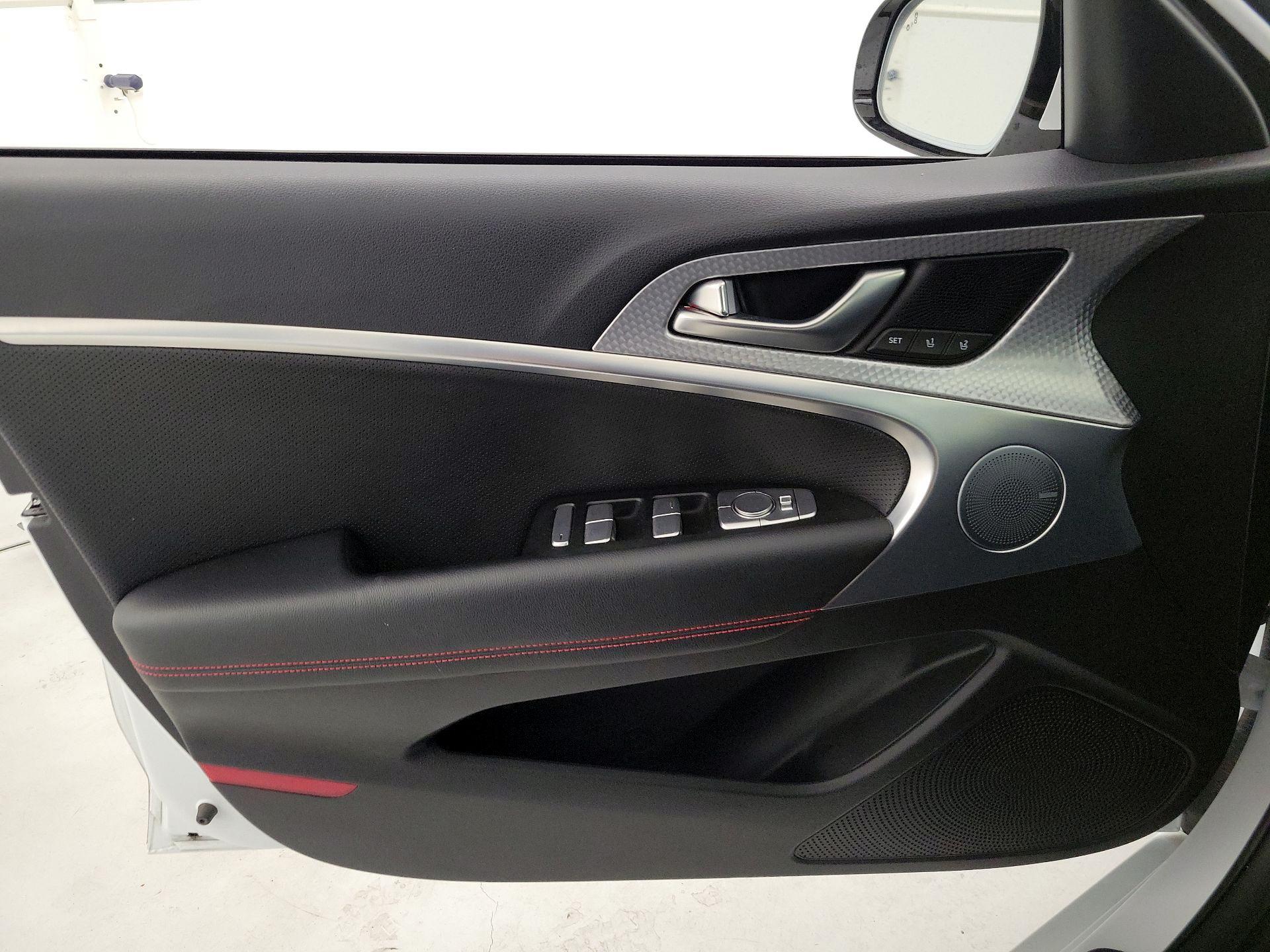 Thumbnail: 2022 Genesis G70 - 12