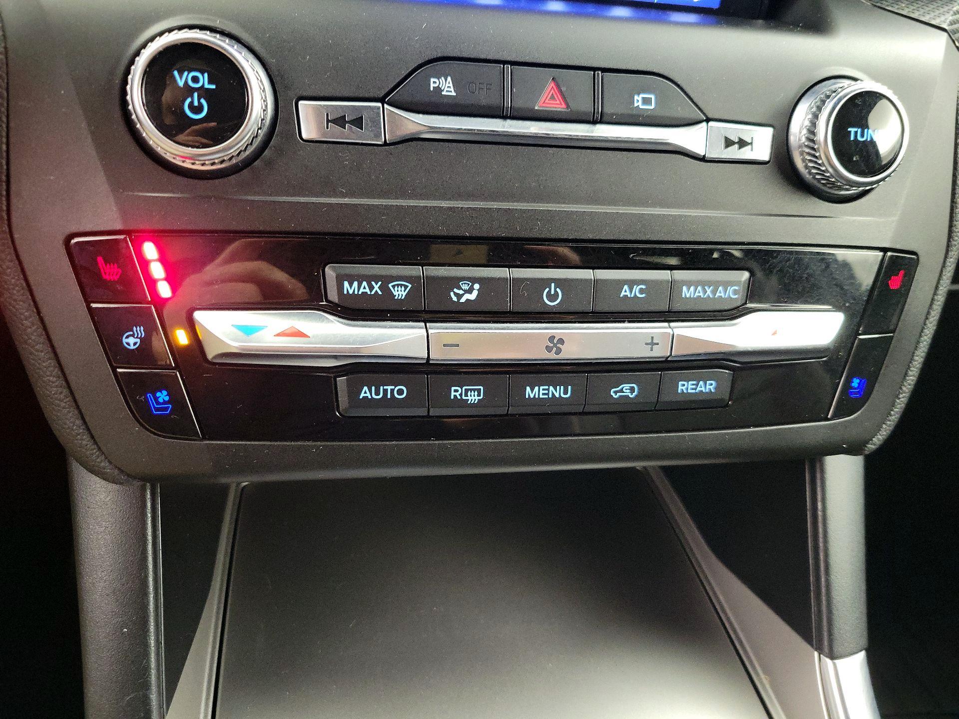 Thumbnail: 2020 Ford Explorer - 15