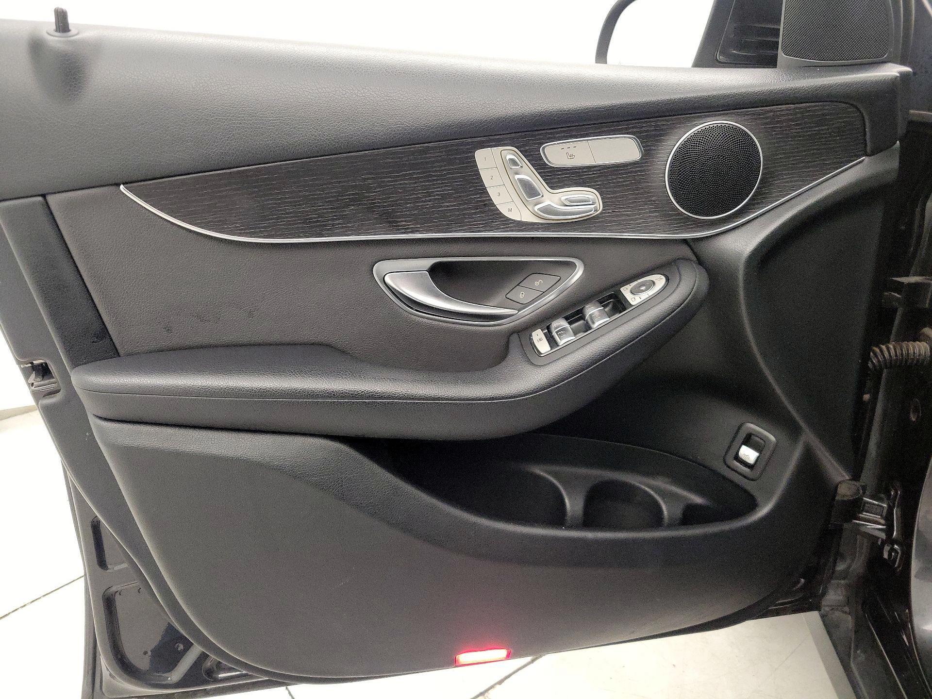 Thumbnail: 2021 Mercedes-Benz GLC - 12