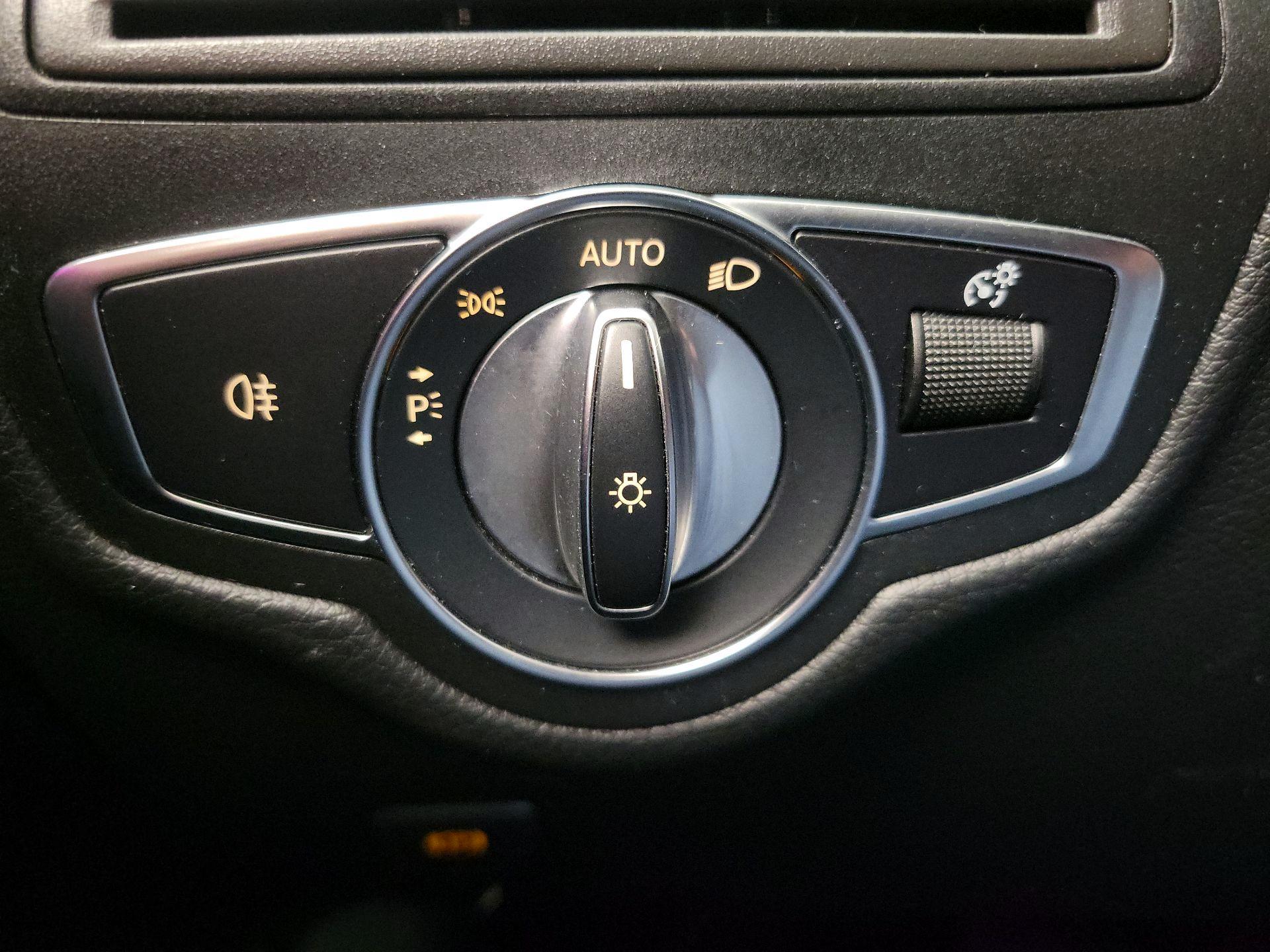 Thumbnail: 2021 Mercedes-Benz GLC - 13