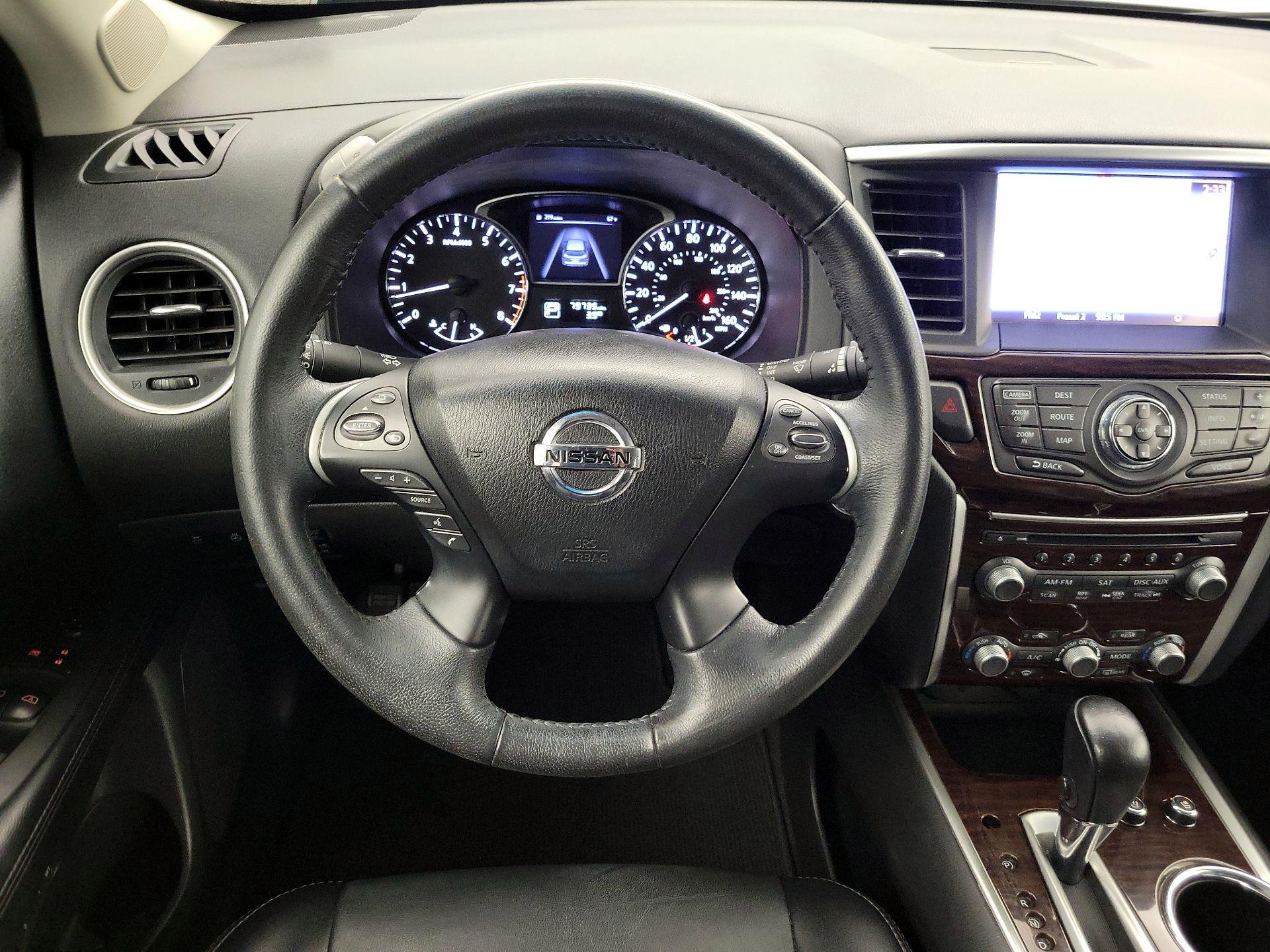 Thumbnail: 2014 Nissan Pathfinder - 10