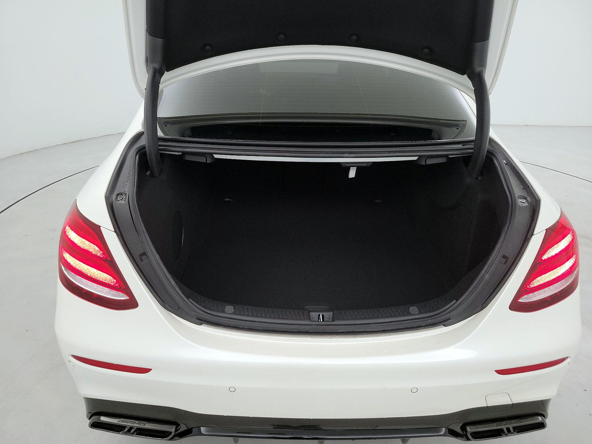 Thumbnail: 2020 Mercedes-Benz E-Class - 19