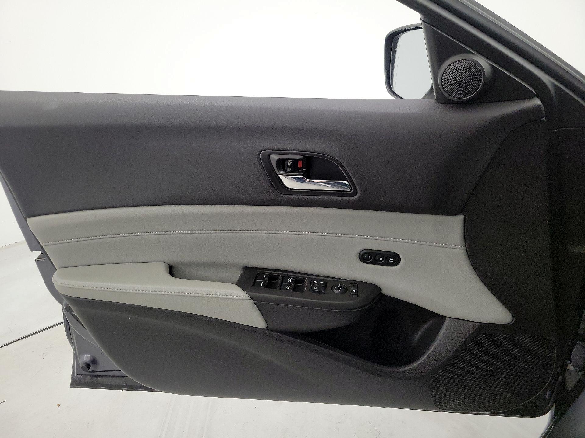 Thumbnail: 2017 Acura ILX - 12