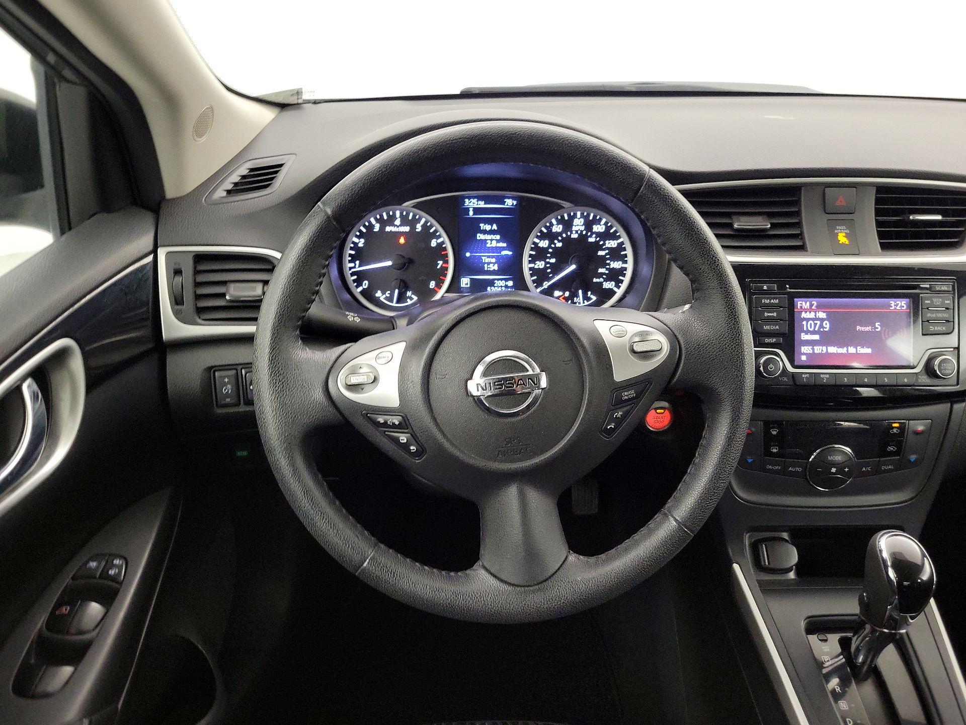 Thumbnail: 2018 Nissan Sentra - 10
