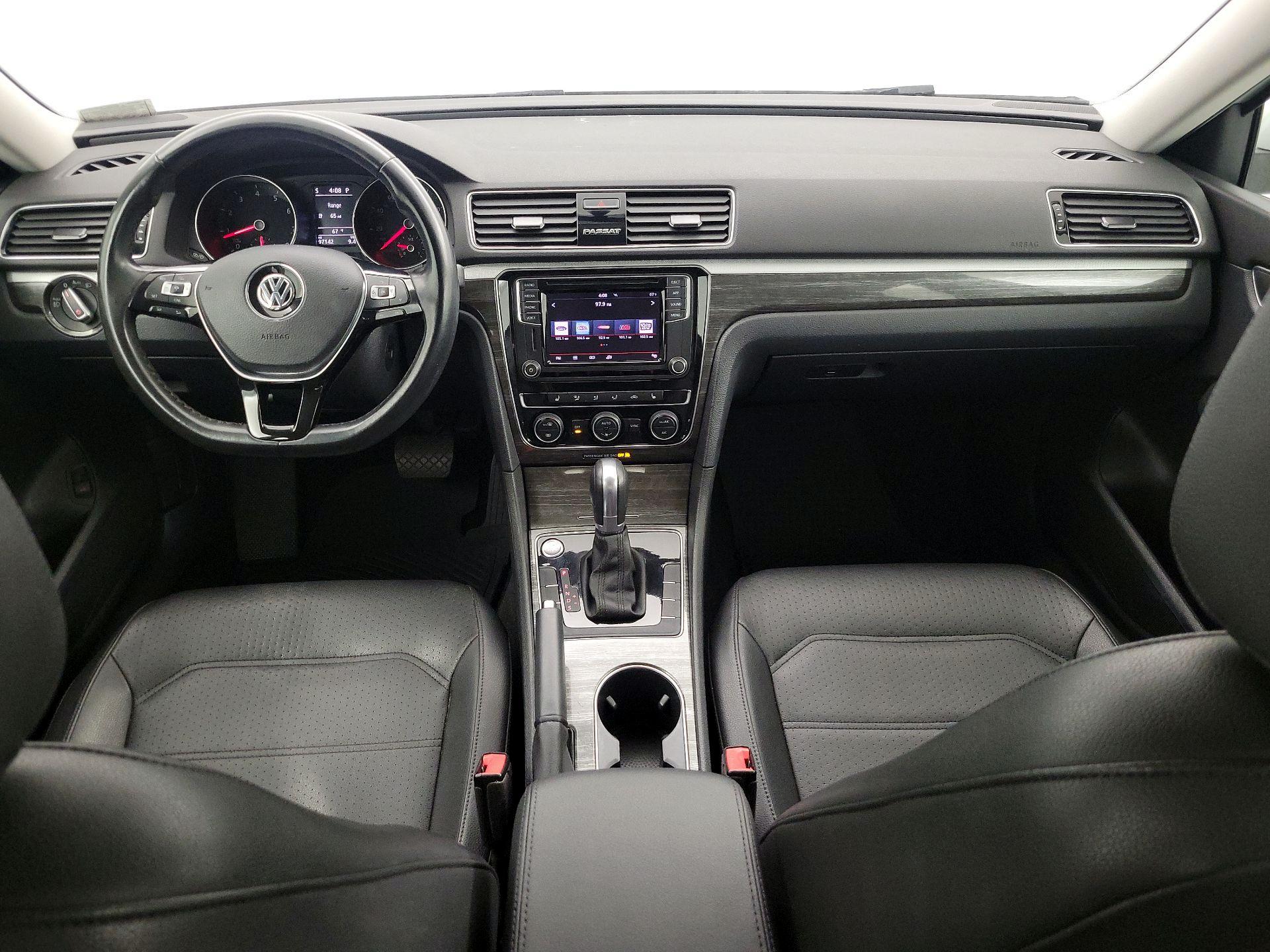 Thumbnail: 2018 Volkswagen Passat - 9