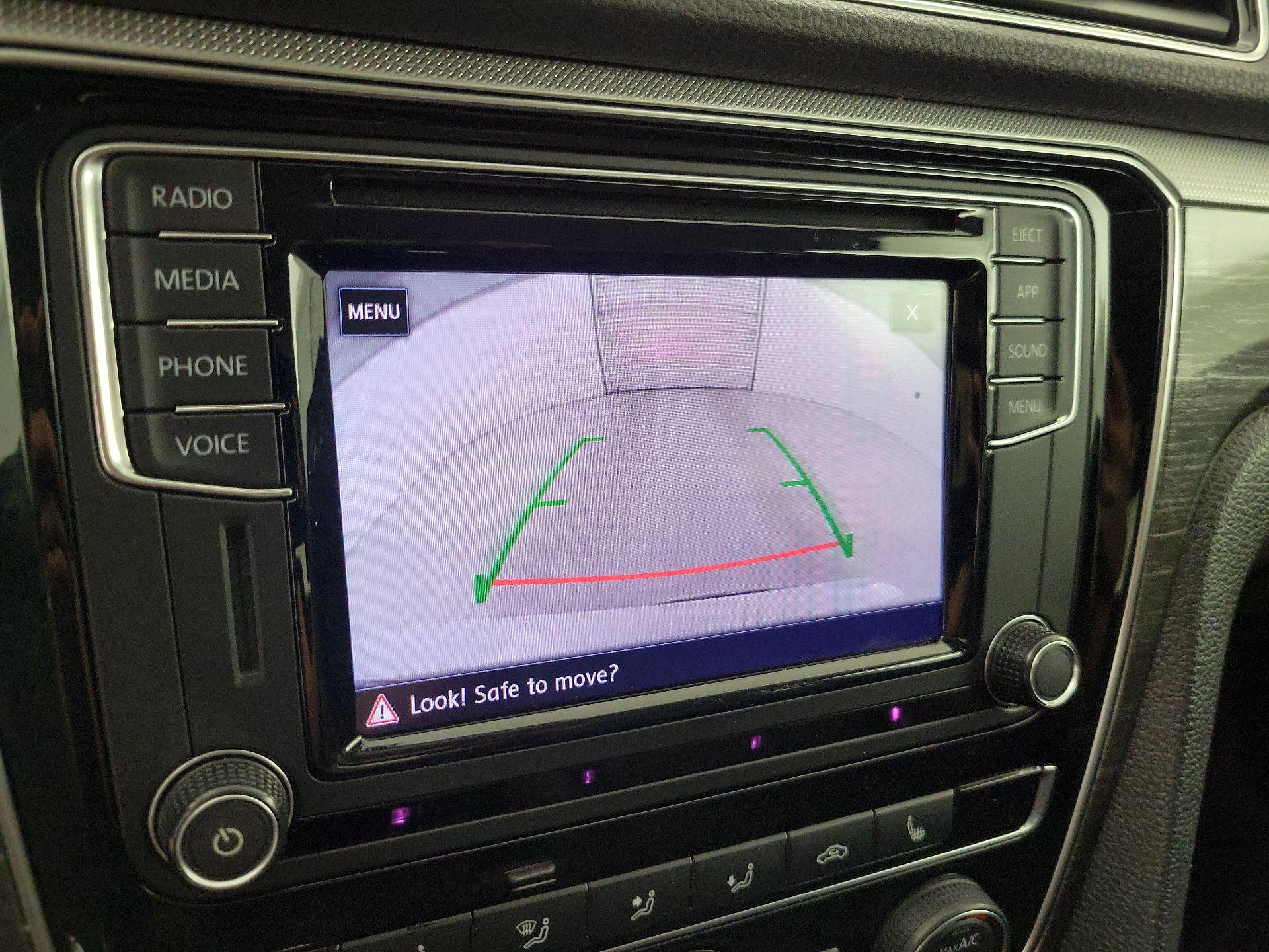 Thumbnail: 2018 Volkswagen Passat - 13