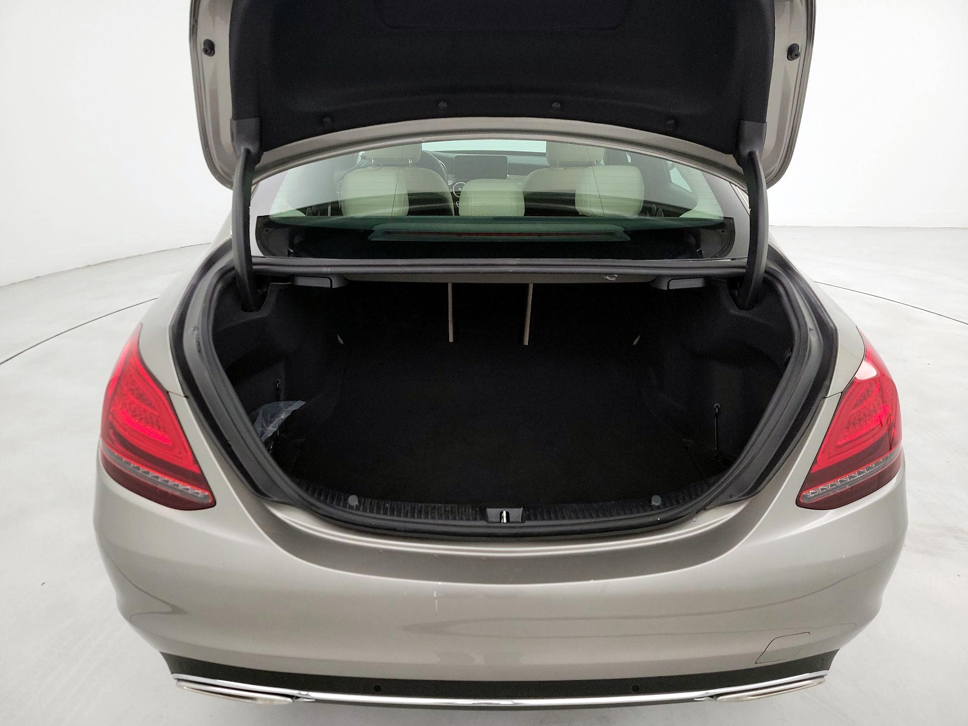 Thumbnail: 2021 Mercedes-Benz C-Class - 20