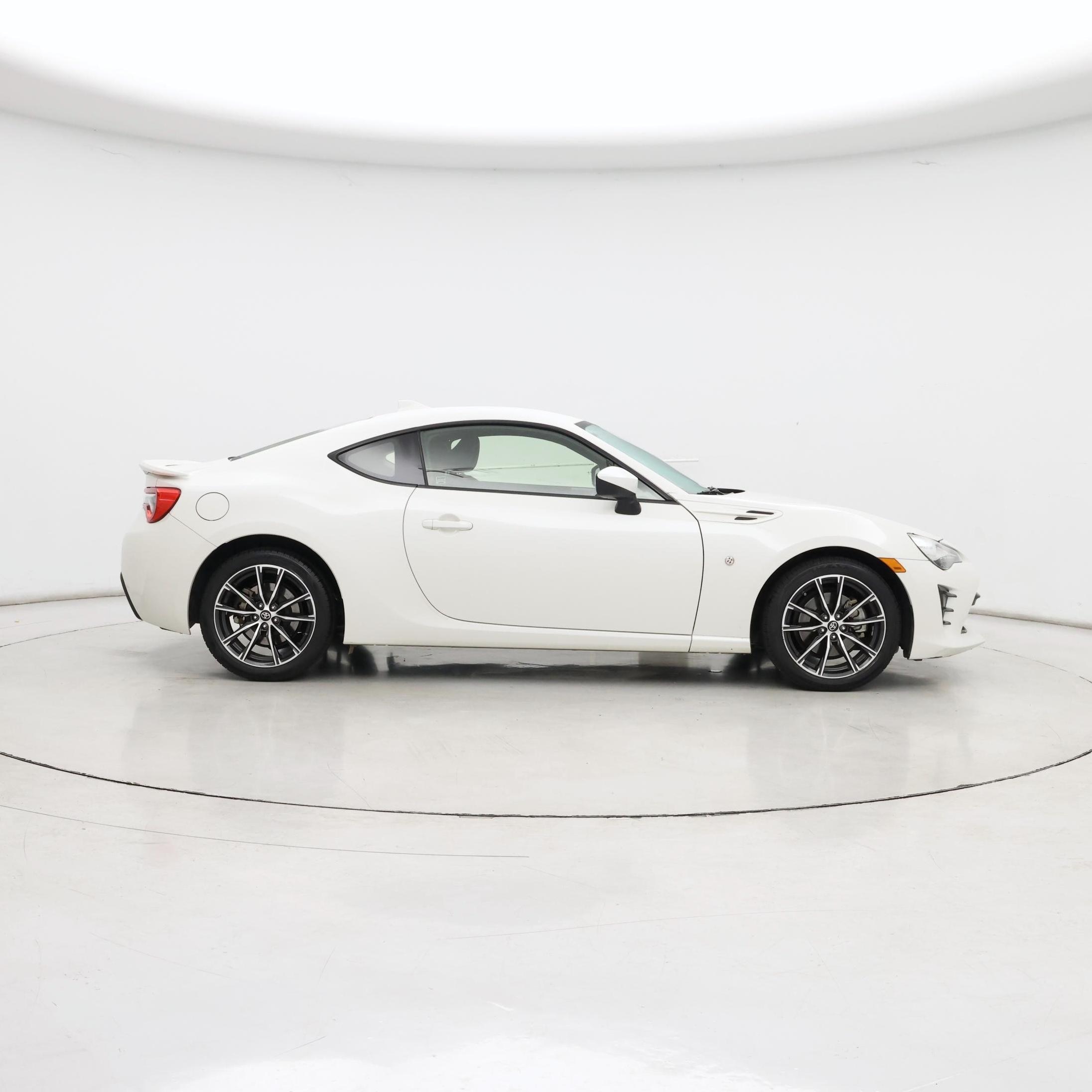 Thumbnail: 2017 Toyota 86 - 7