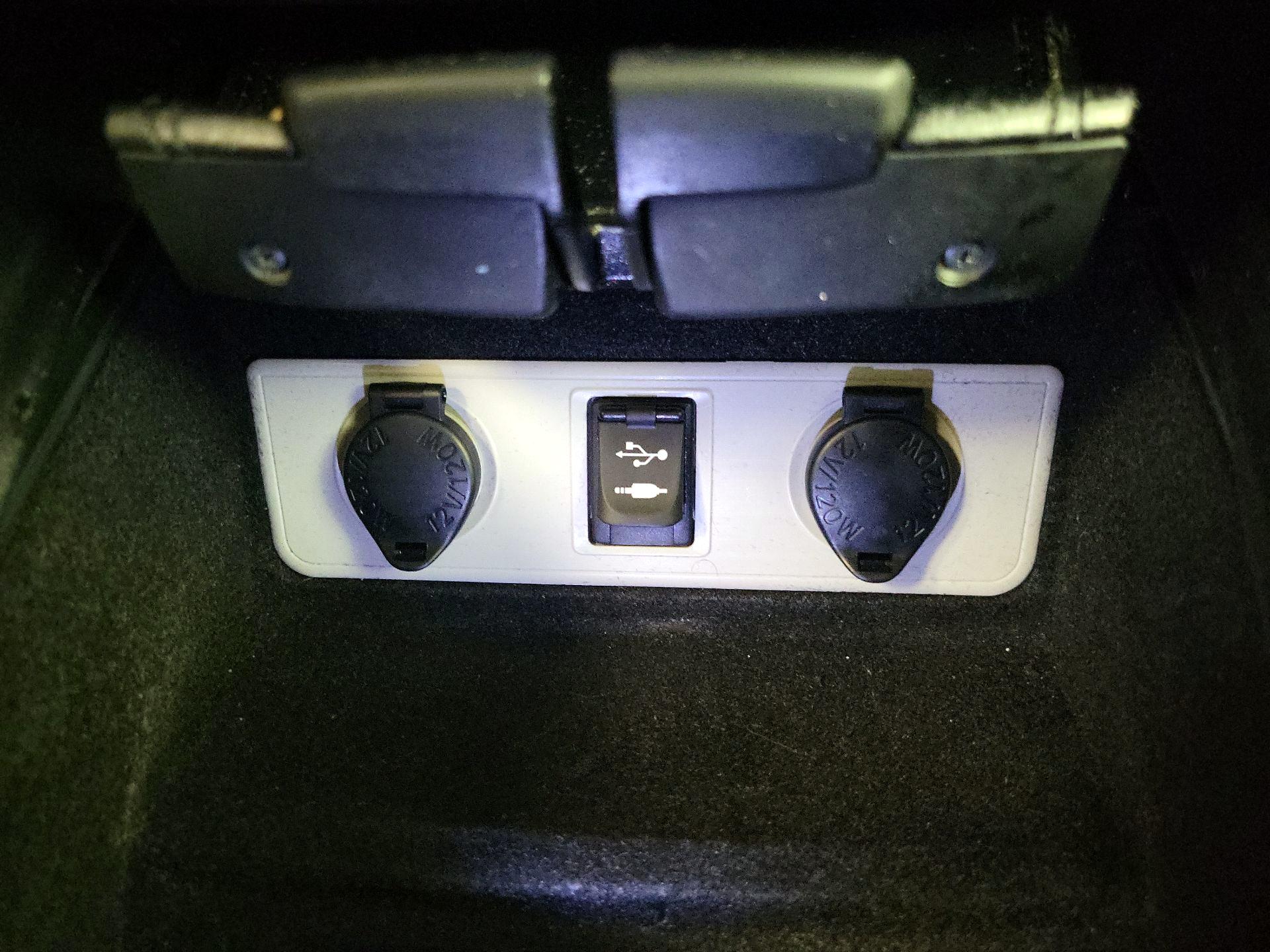 Thumbnail: 2015 Toyota Avalon - 18