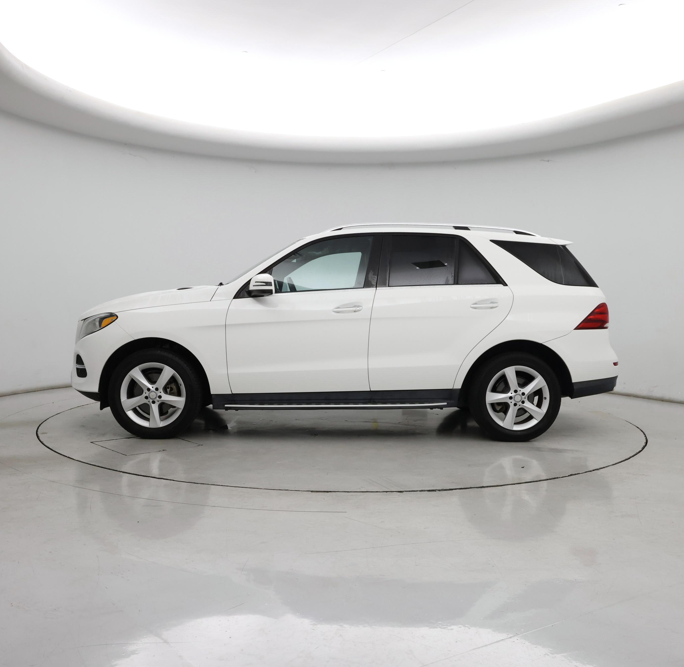 Thumbnail: 2017 Mercedes-Benz GLE - 3