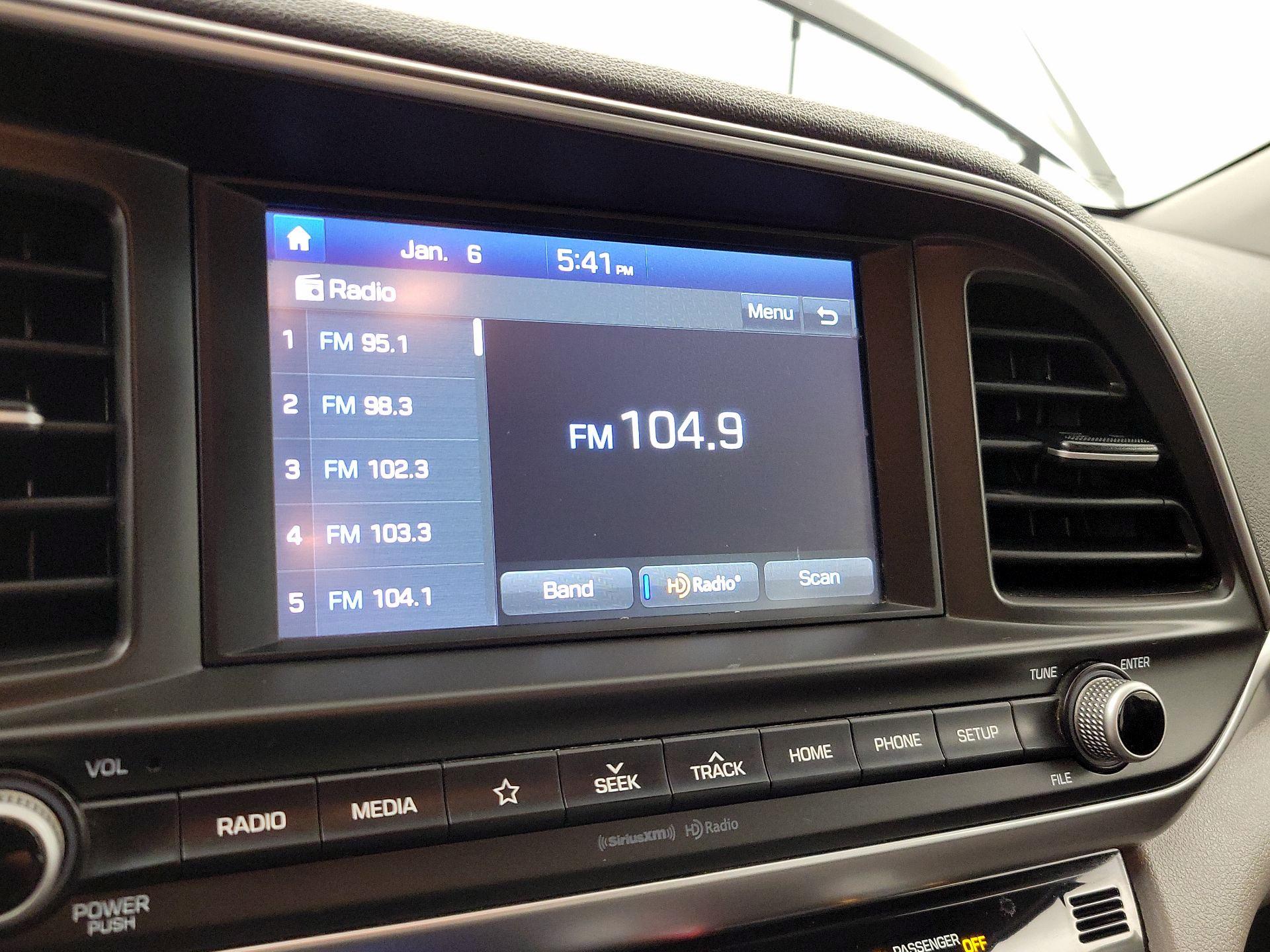 Thumbnail: 2020 Hyundai Elantra - 15