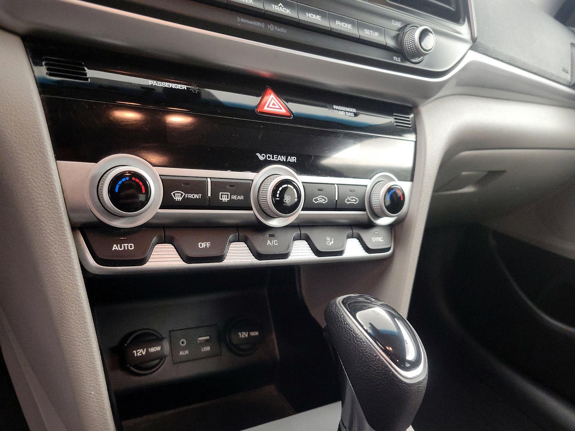 Thumbnail: 2020 Hyundai Elantra - 16