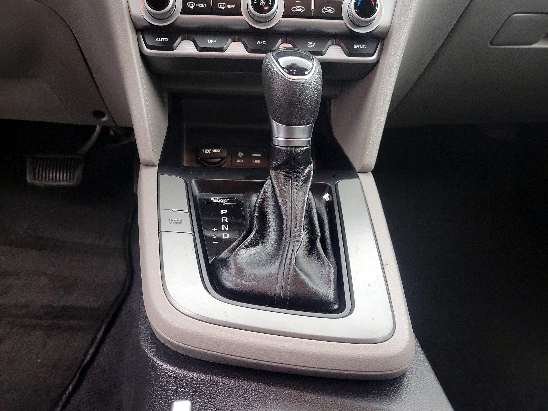 Thumbnail: 2020 Hyundai Elantra - 17