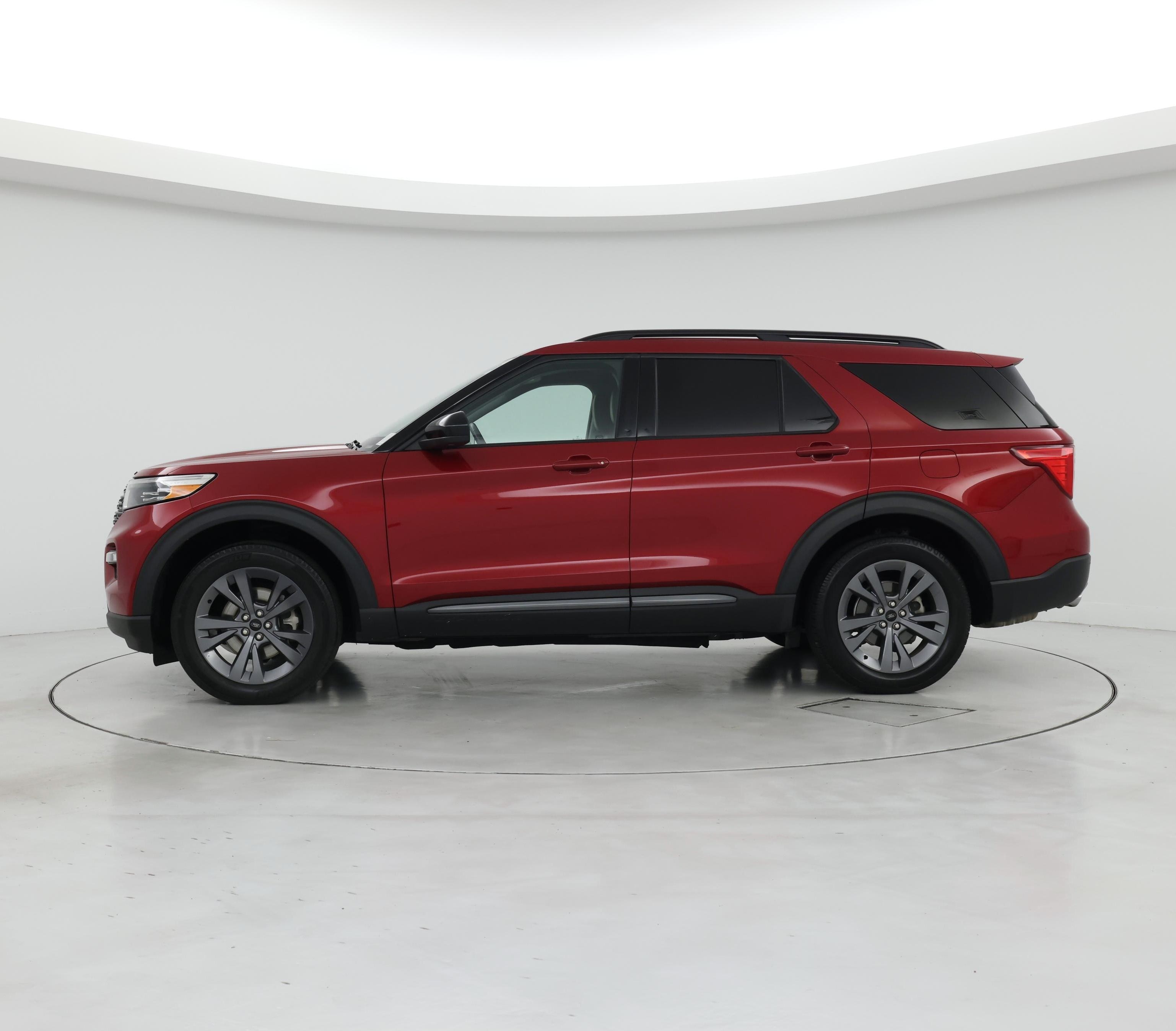 Thumbnail: 2022 Ford Explorer - 3