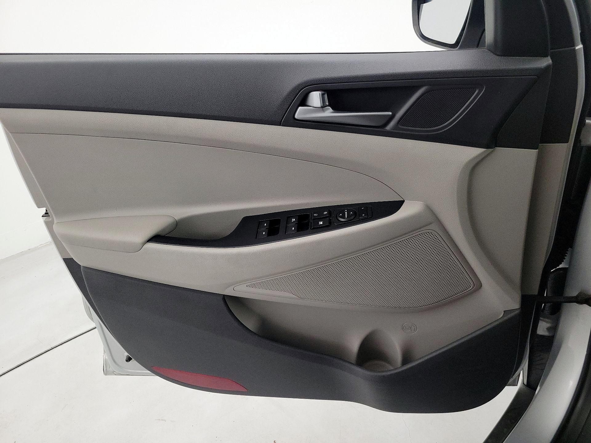 Thumbnail: 2017 Hyundai Tucson - 12