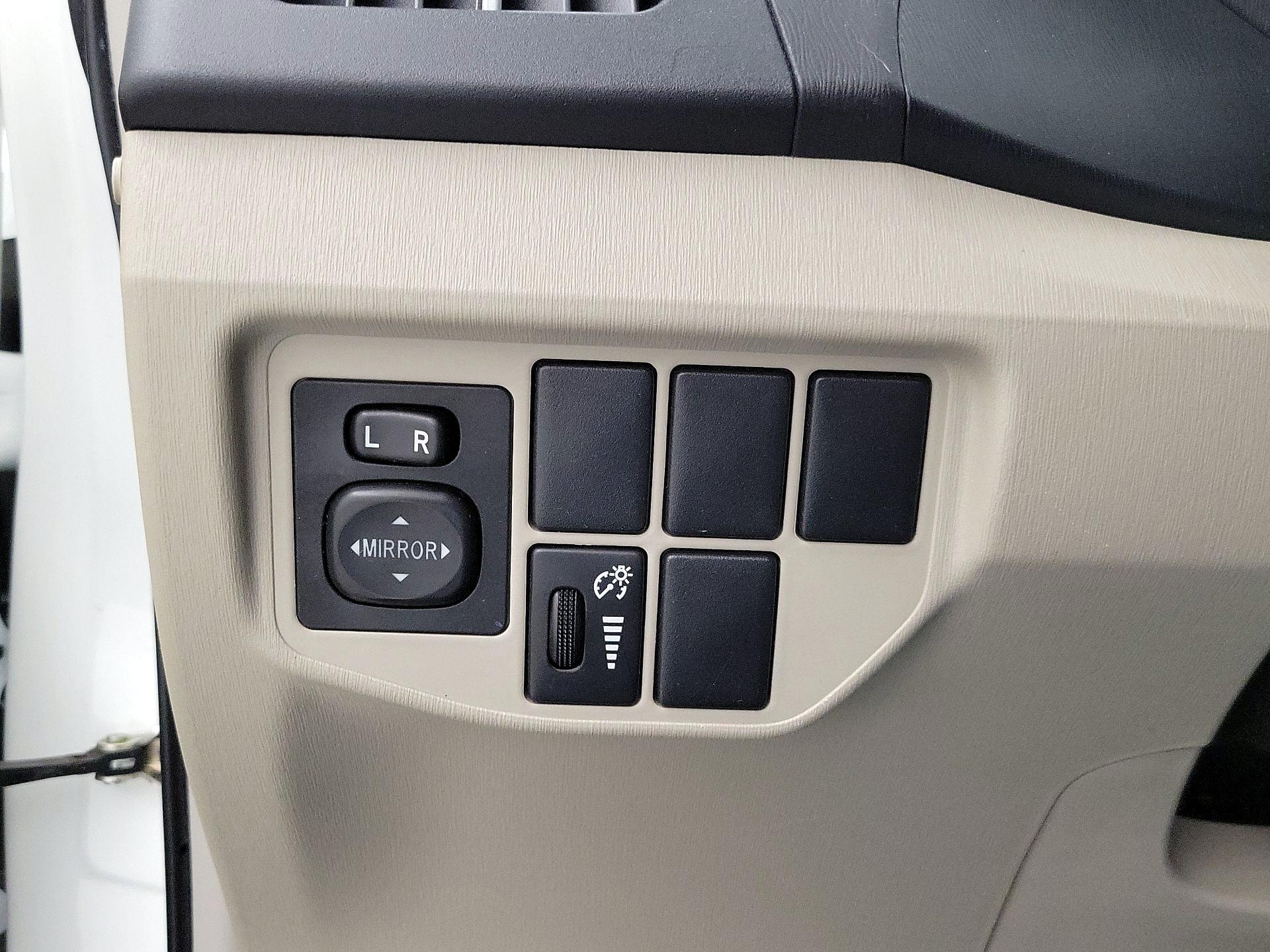 Thumbnail: 2014 Toyota Prius - 13