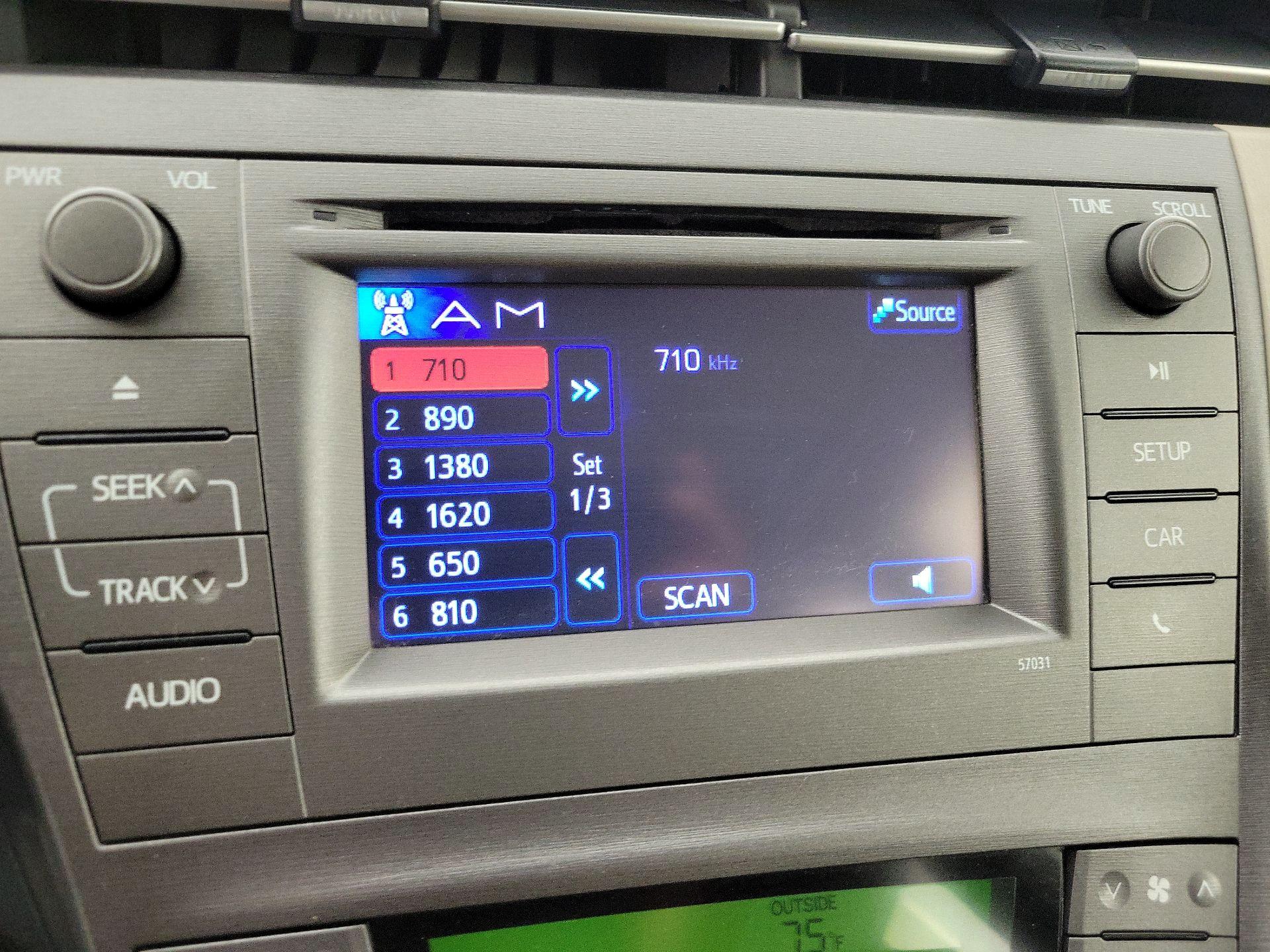 Thumbnail: 2014 Toyota Prius - 14