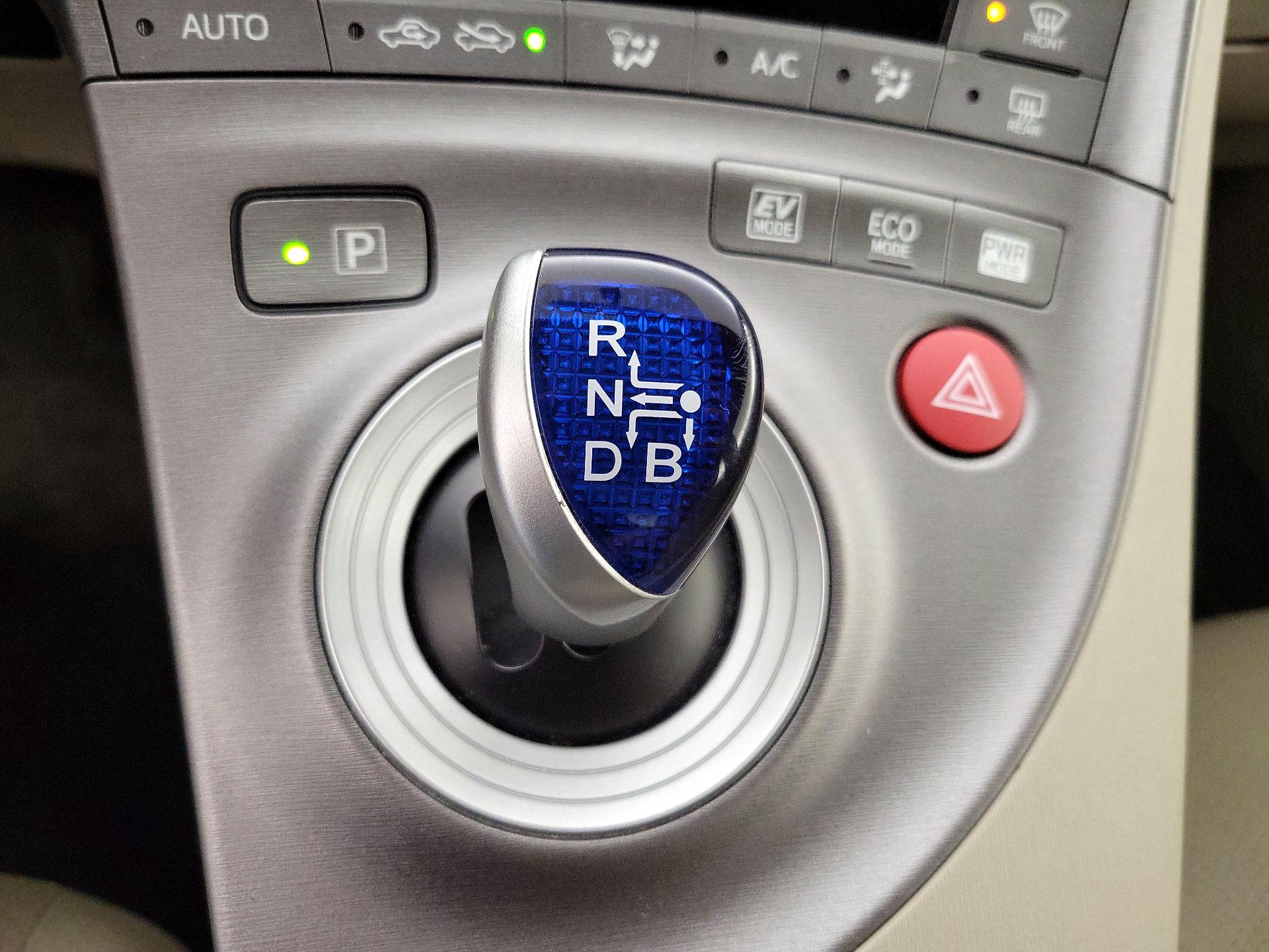 Thumbnail: 2014 Toyota Prius - 16