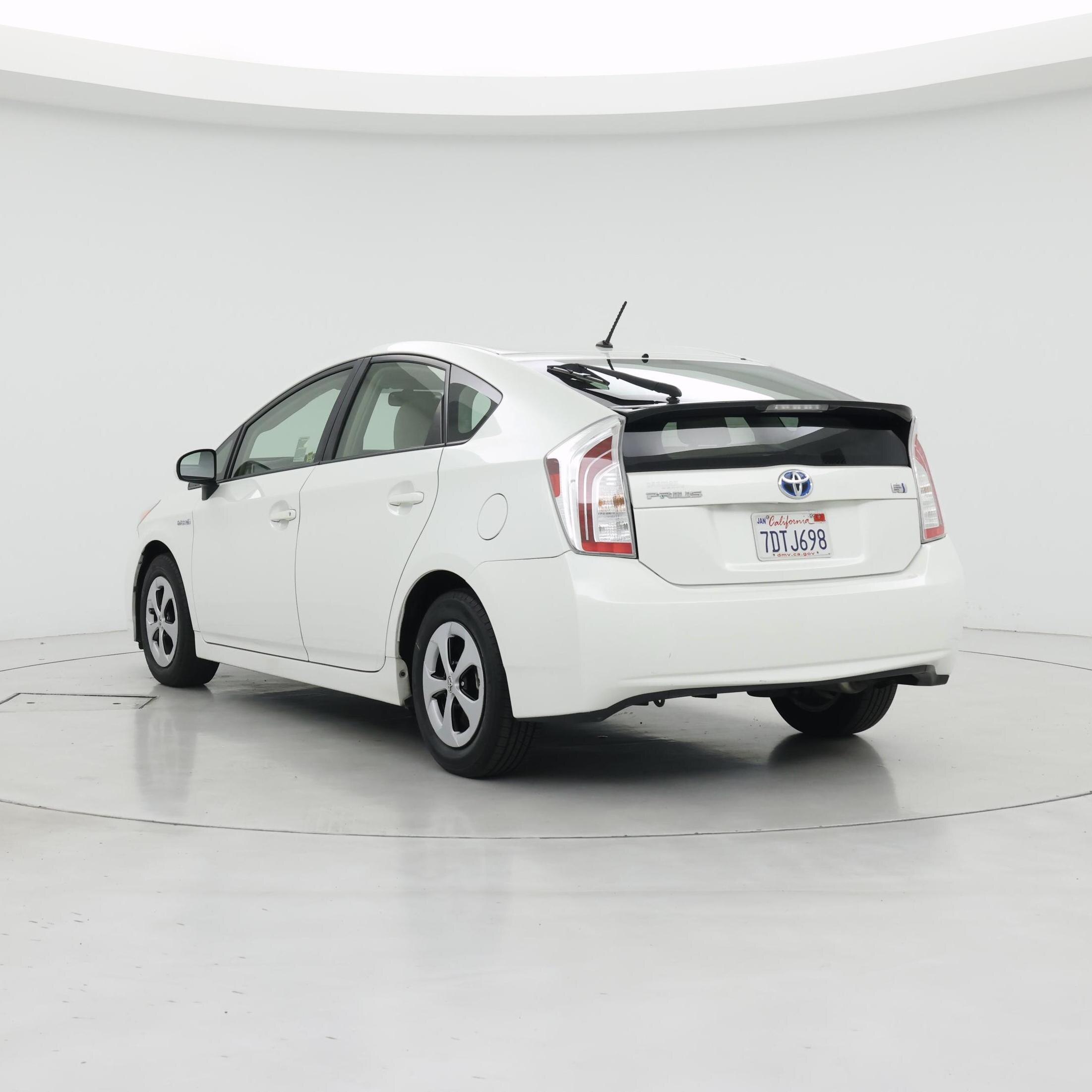 Thumbnail: 2014 Toyota Prius - 2