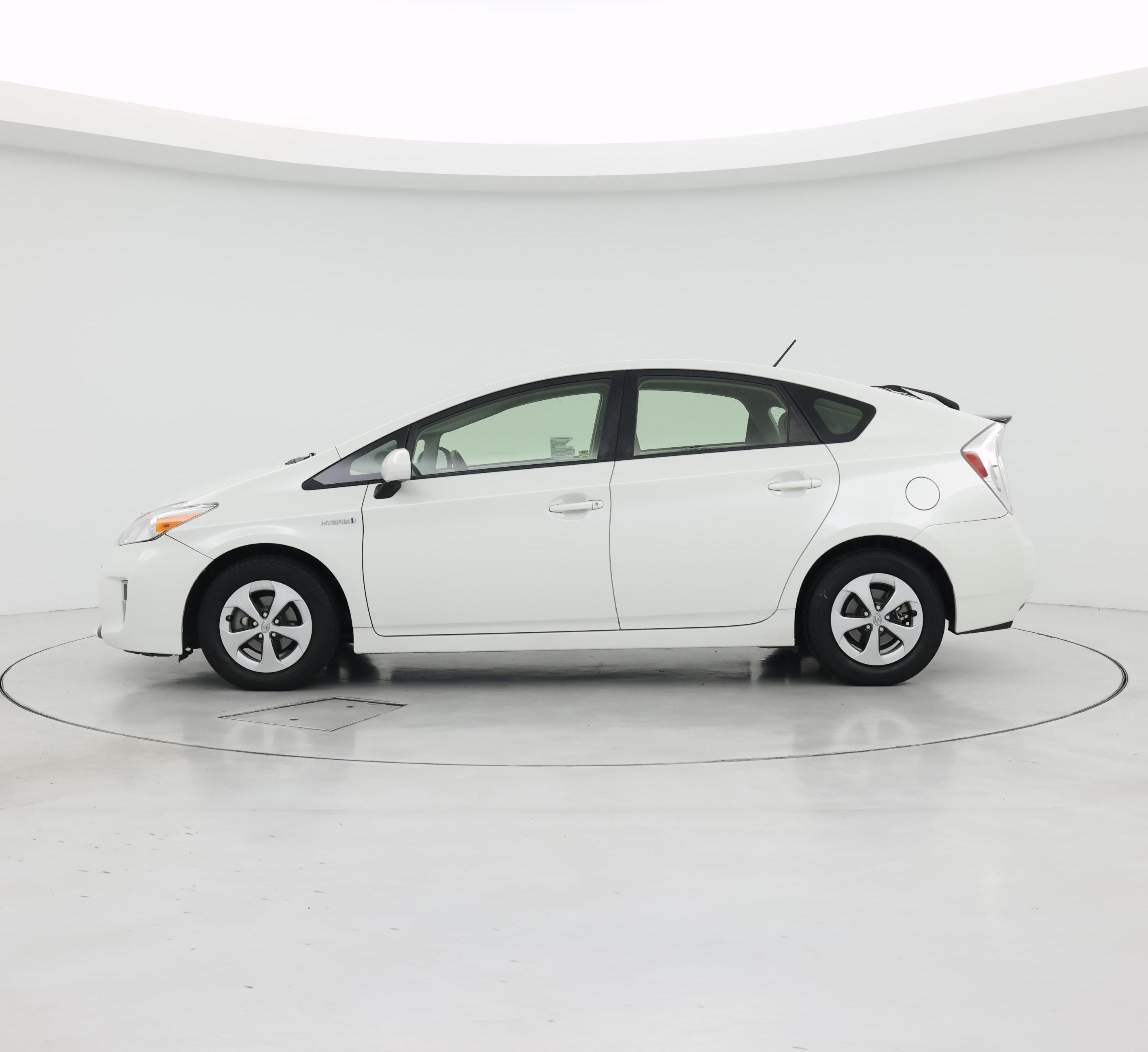 Thumbnail: 2014 Toyota Prius - 3