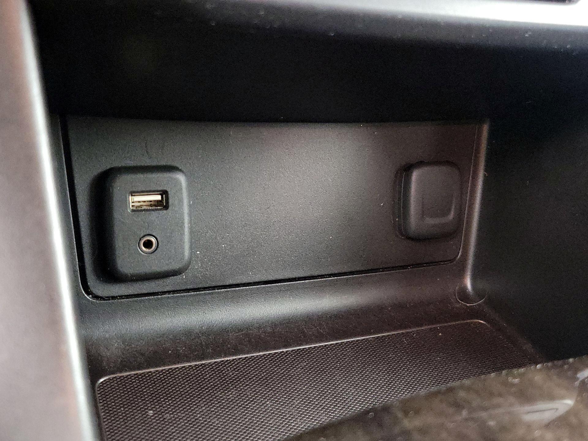 Thumbnail: 2016 GMC Canyon - 19