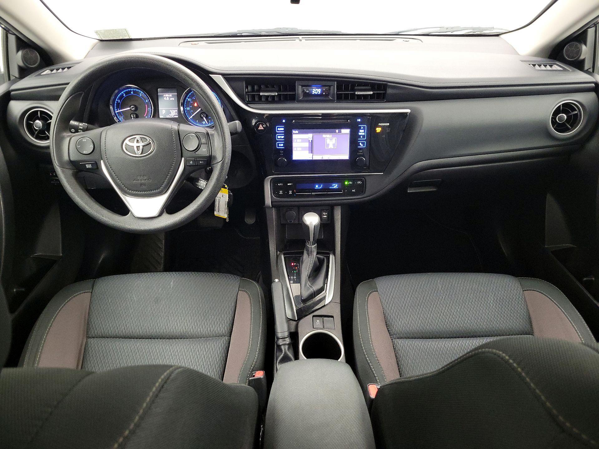 Thumbnail: 2017 Toyota Corolla - 9