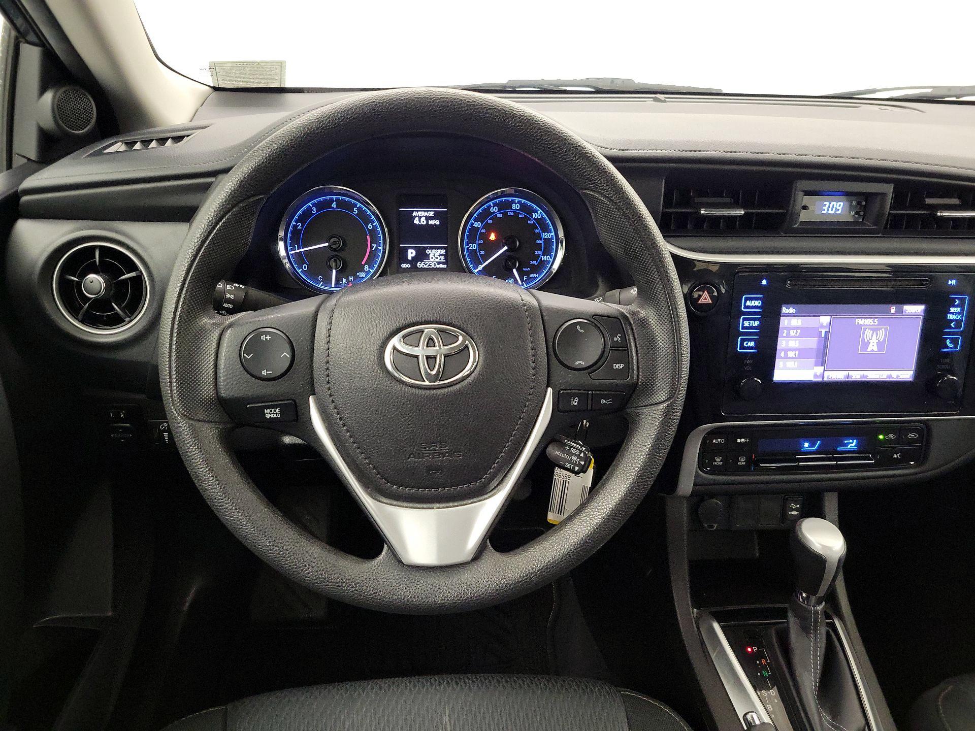 Thumbnail: 2017 Toyota Corolla - 10