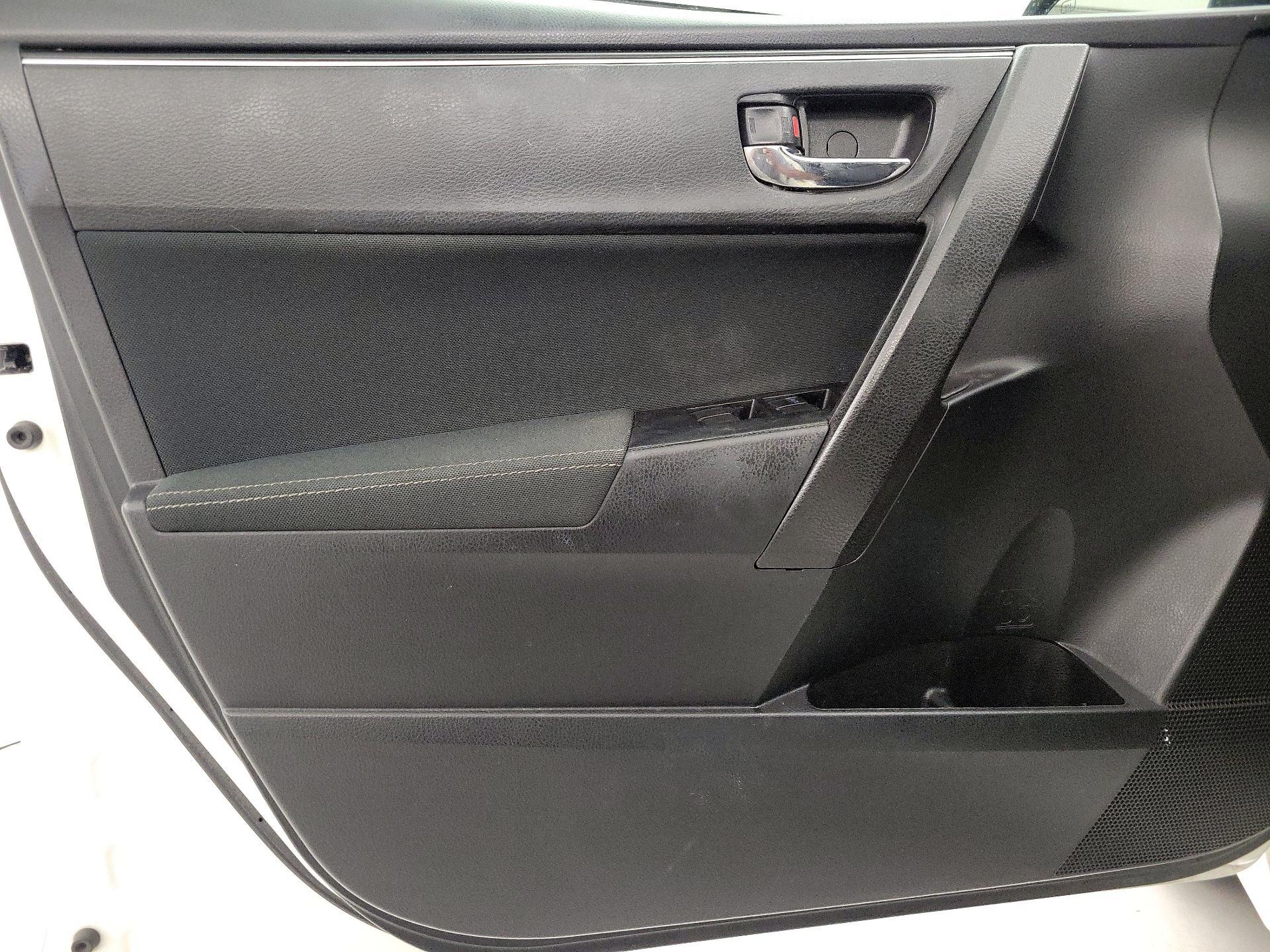 Thumbnail: 2018 Toyota Corolla - 12