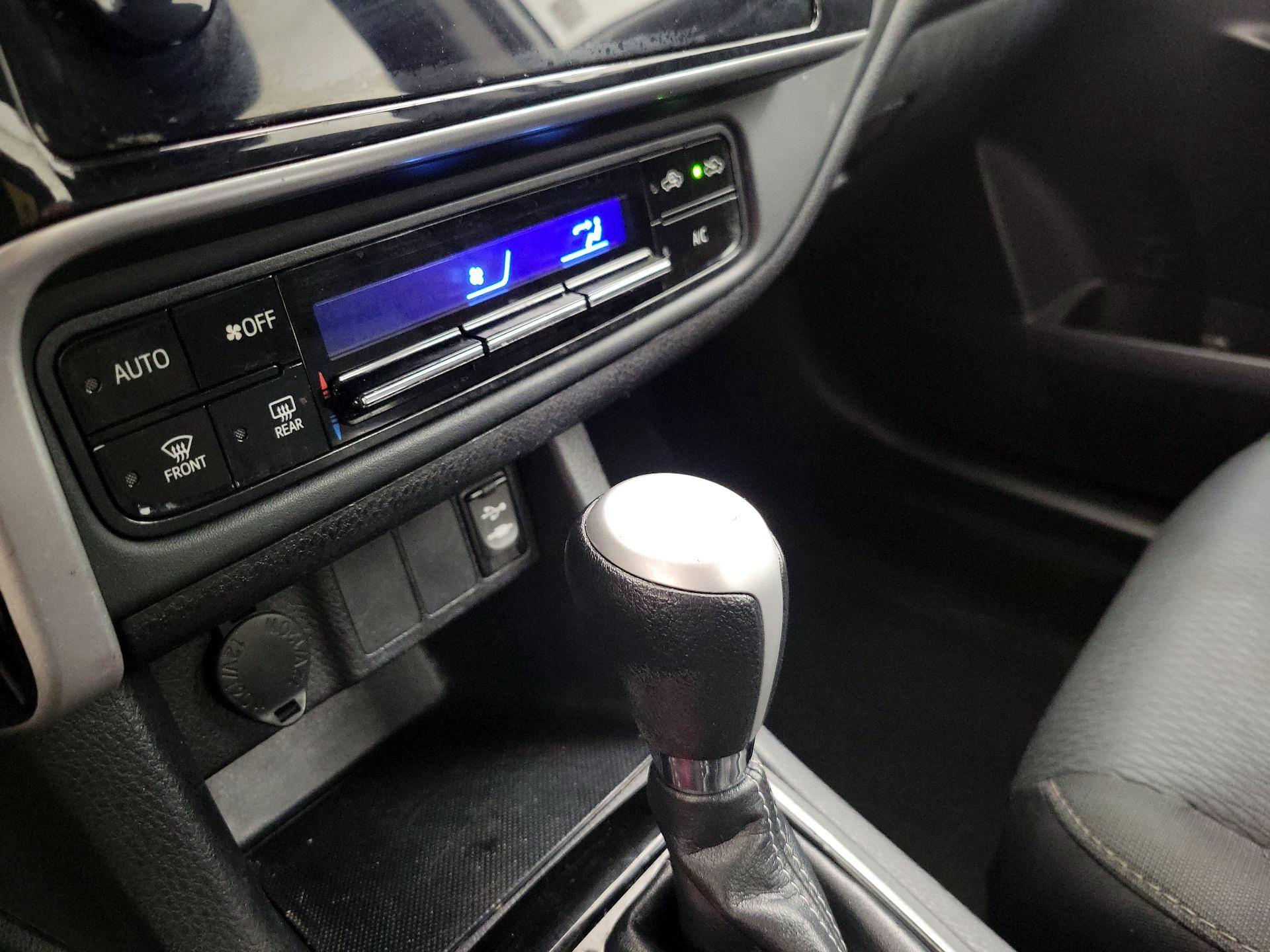 Thumbnail: 2018 Toyota Corolla - 16