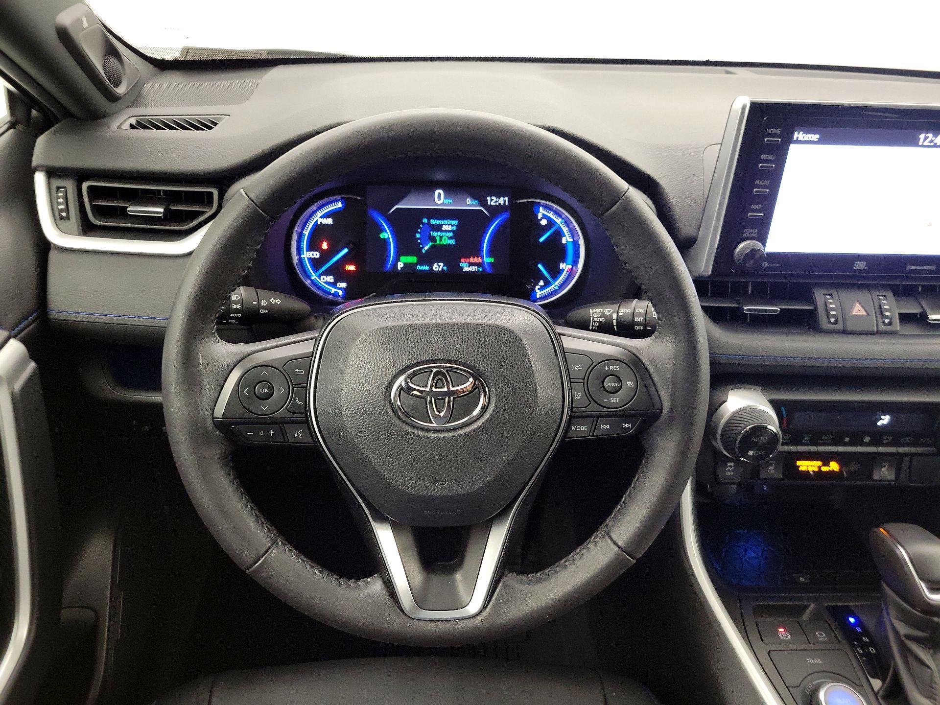 Thumbnail: 2021 Toyota RAV4 - 10