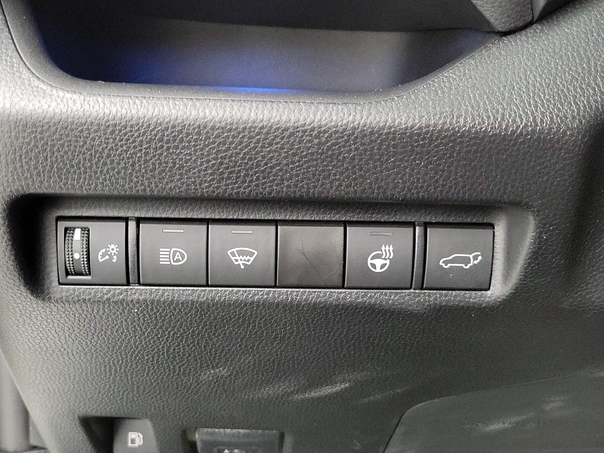 Thumbnail: 2021 Toyota RAV4 - 13
