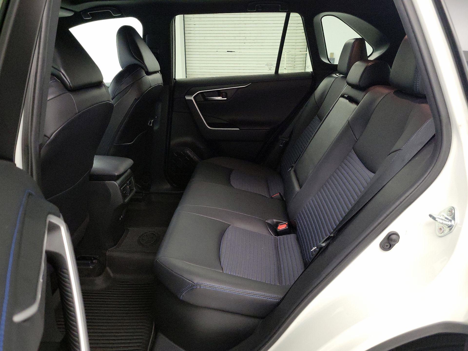 Thumbnail: 2021 Toyota RAV4 - 19
