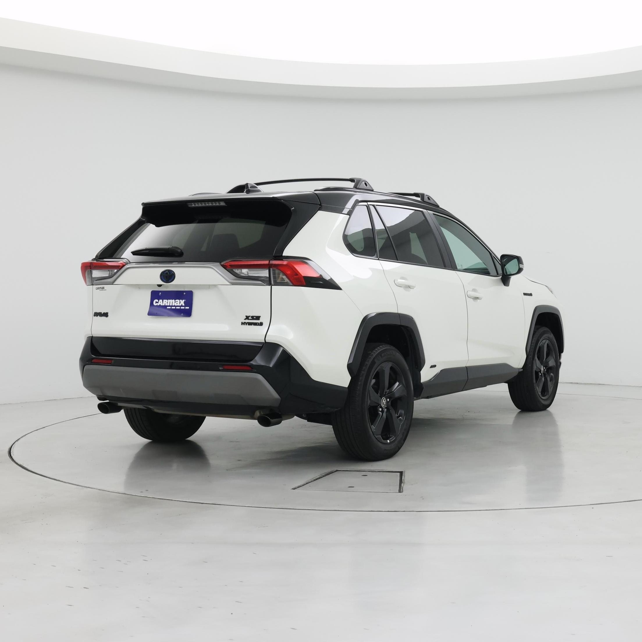 Thumbnail: 2021 Toyota RAV4 - 8