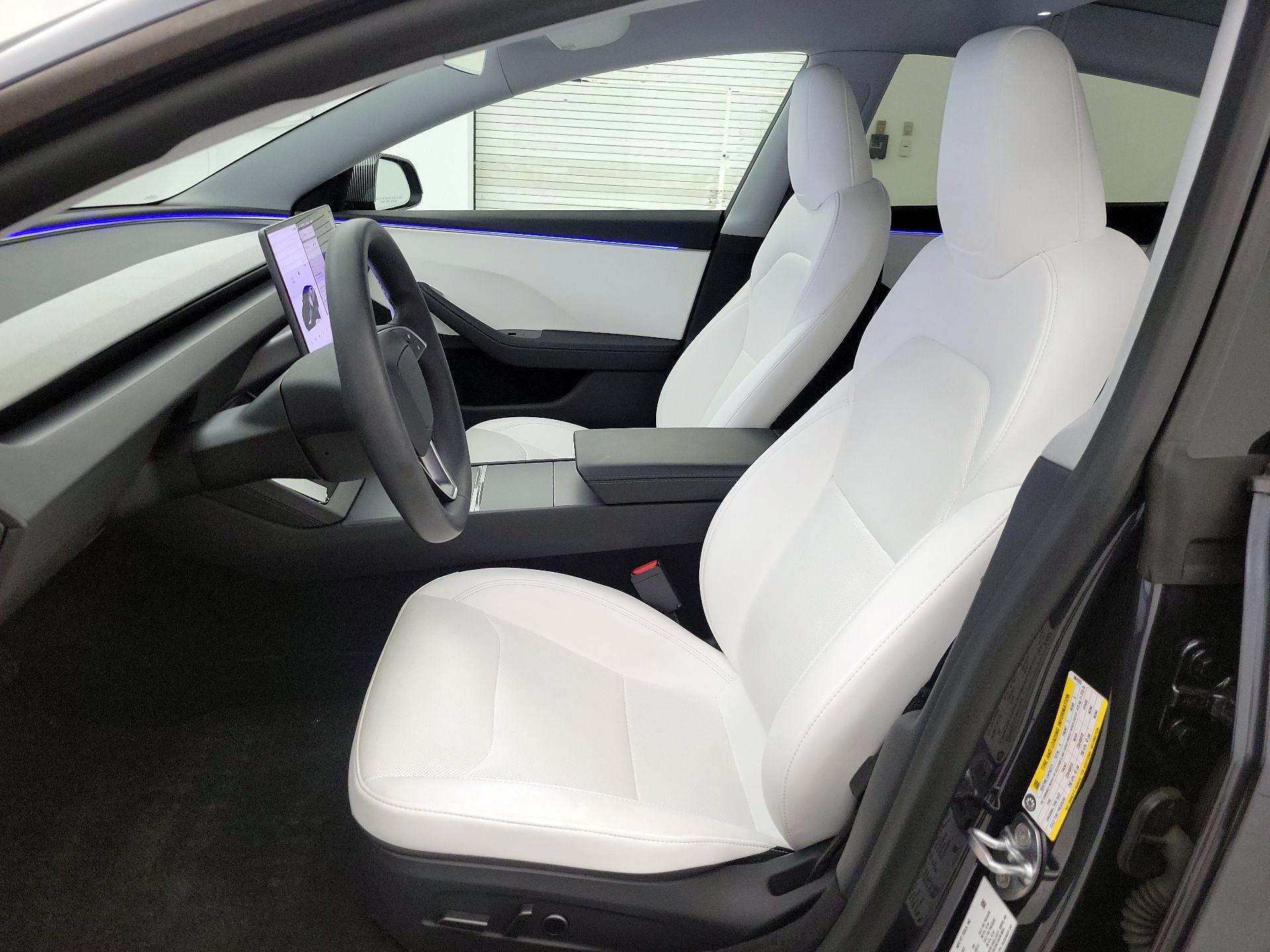 Thumbnail: 2025 Tesla Model 3 - 11