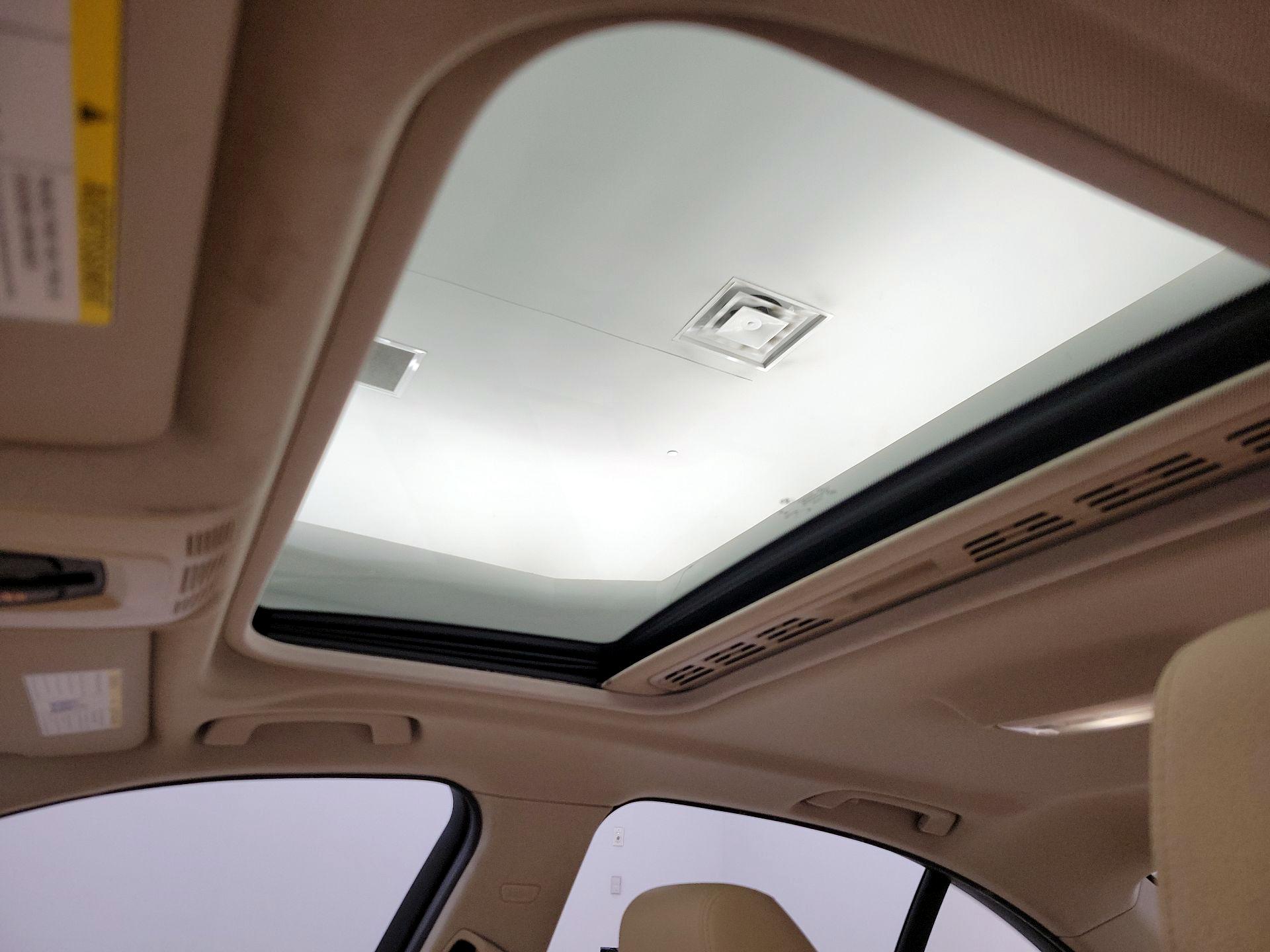 Thumbnail: 2015 BMW 3 Series - 17