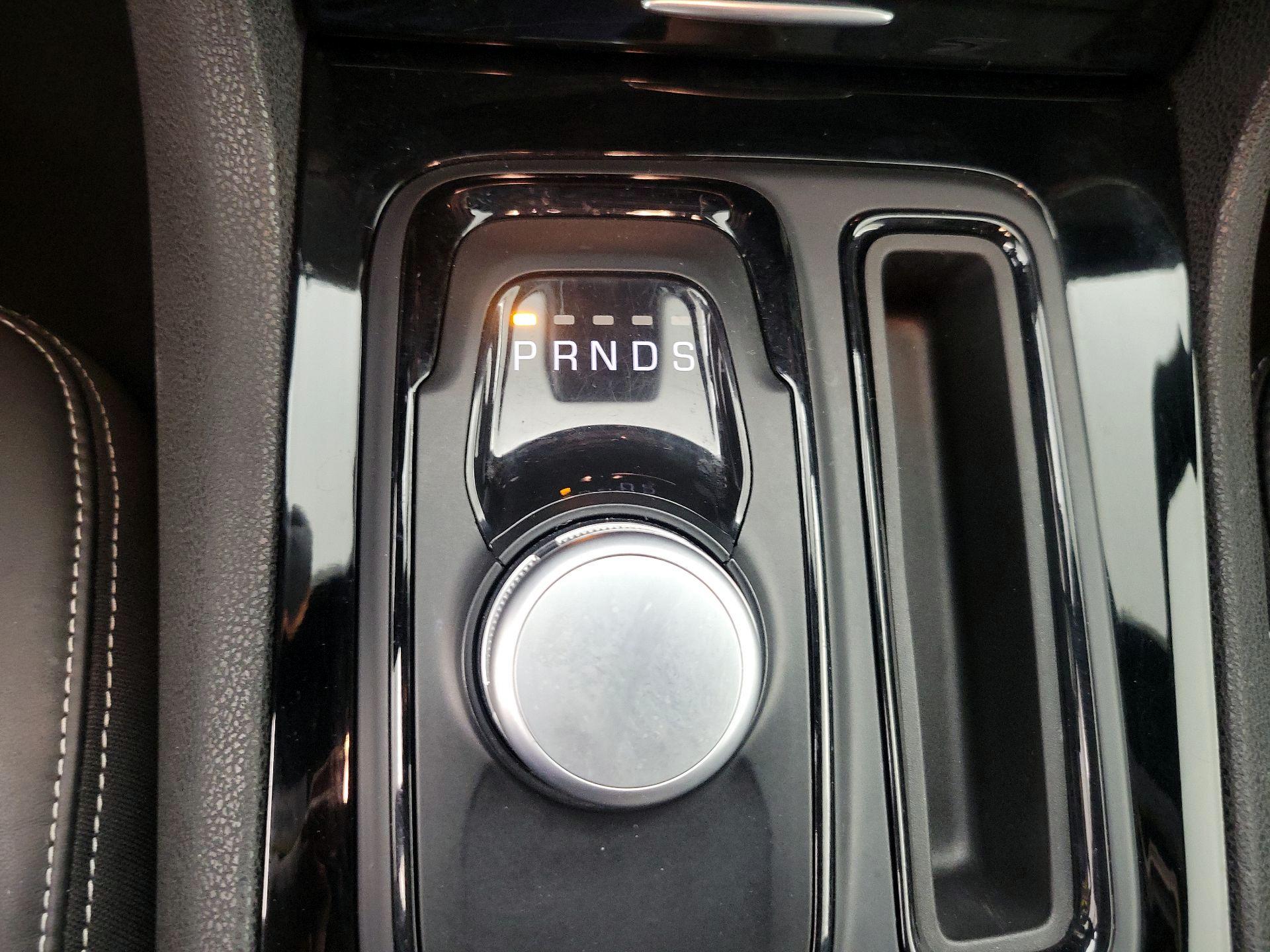 Thumbnail: 2022 Chrysler 300 - 16