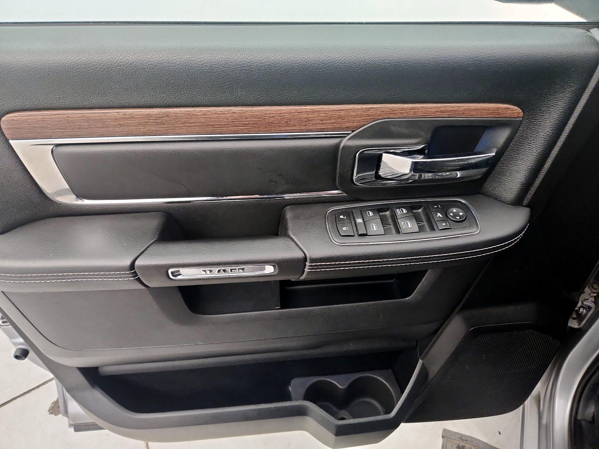 Thumbnail: 2019 RAM 1500 Classic - 12
