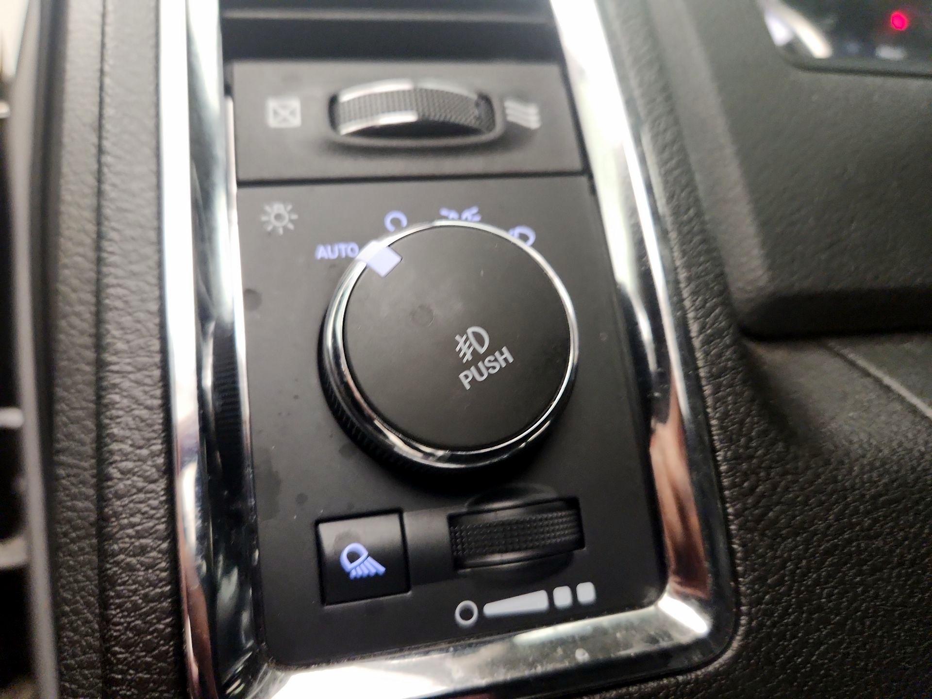 Thumbnail: 2019 RAM 1500 Classic - 13