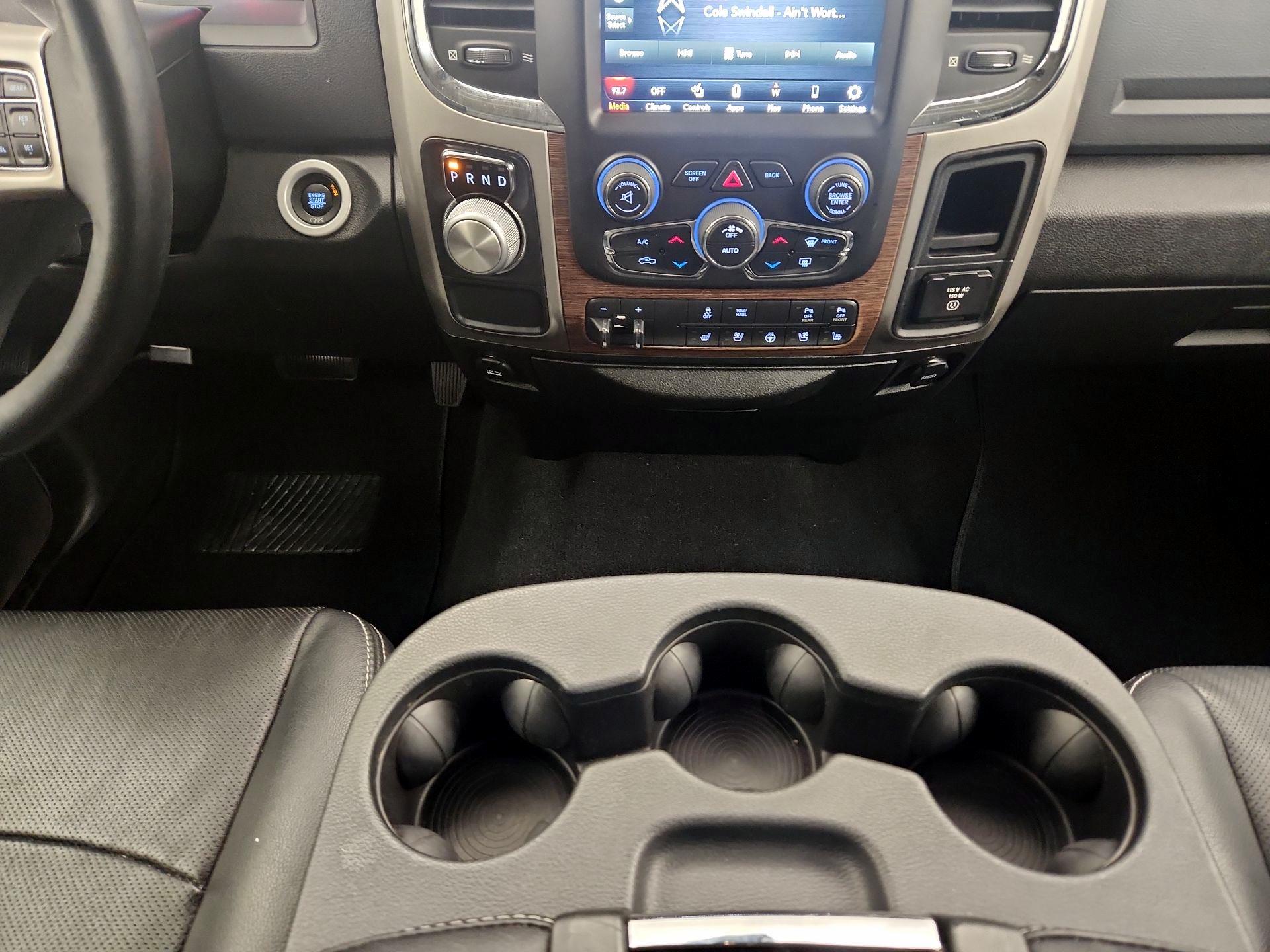 Thumbnail: 2019 RAM 1500 Classic - 18