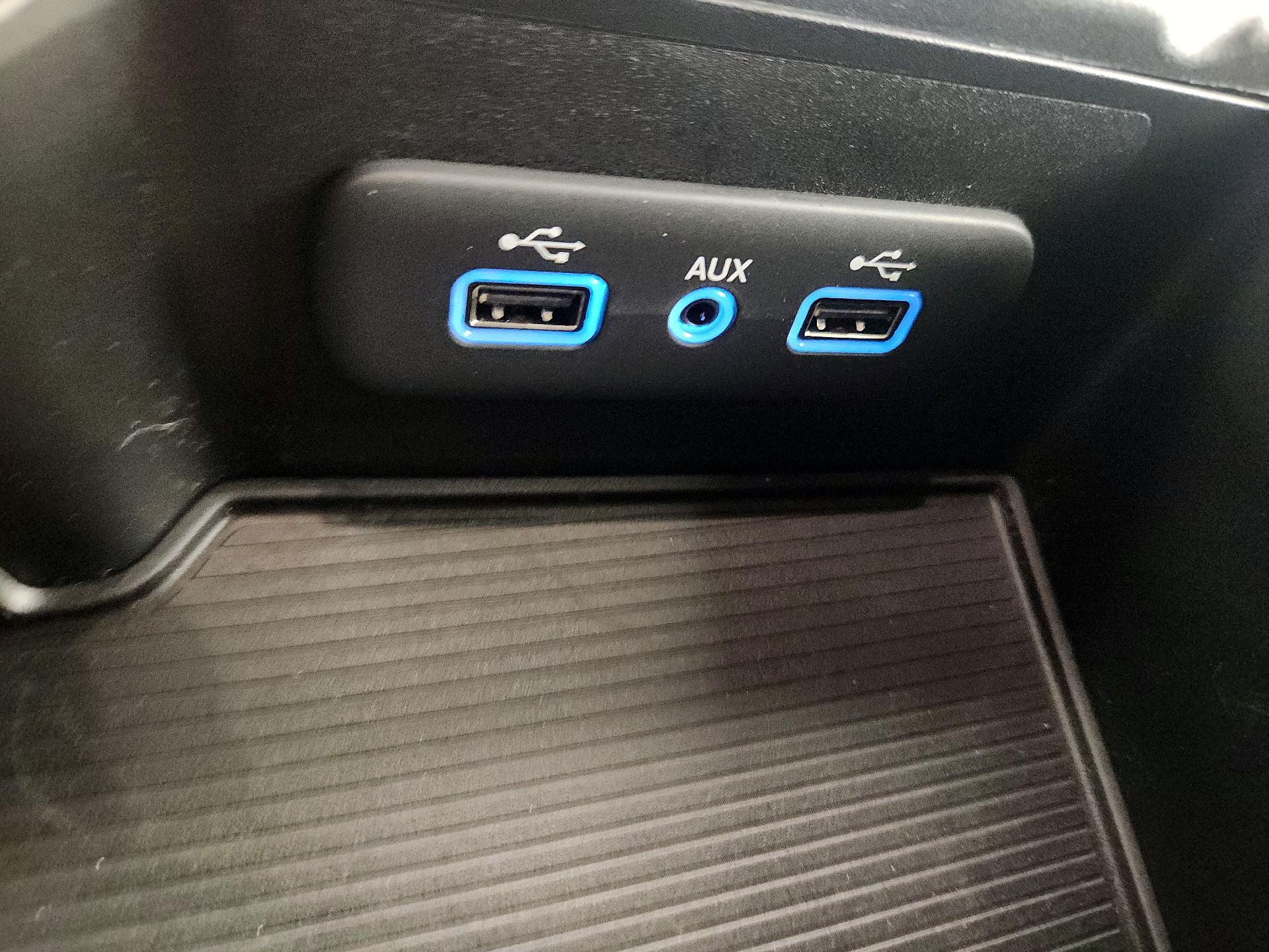 Thumbnail: 2019 RAM 1500 Classic - 19