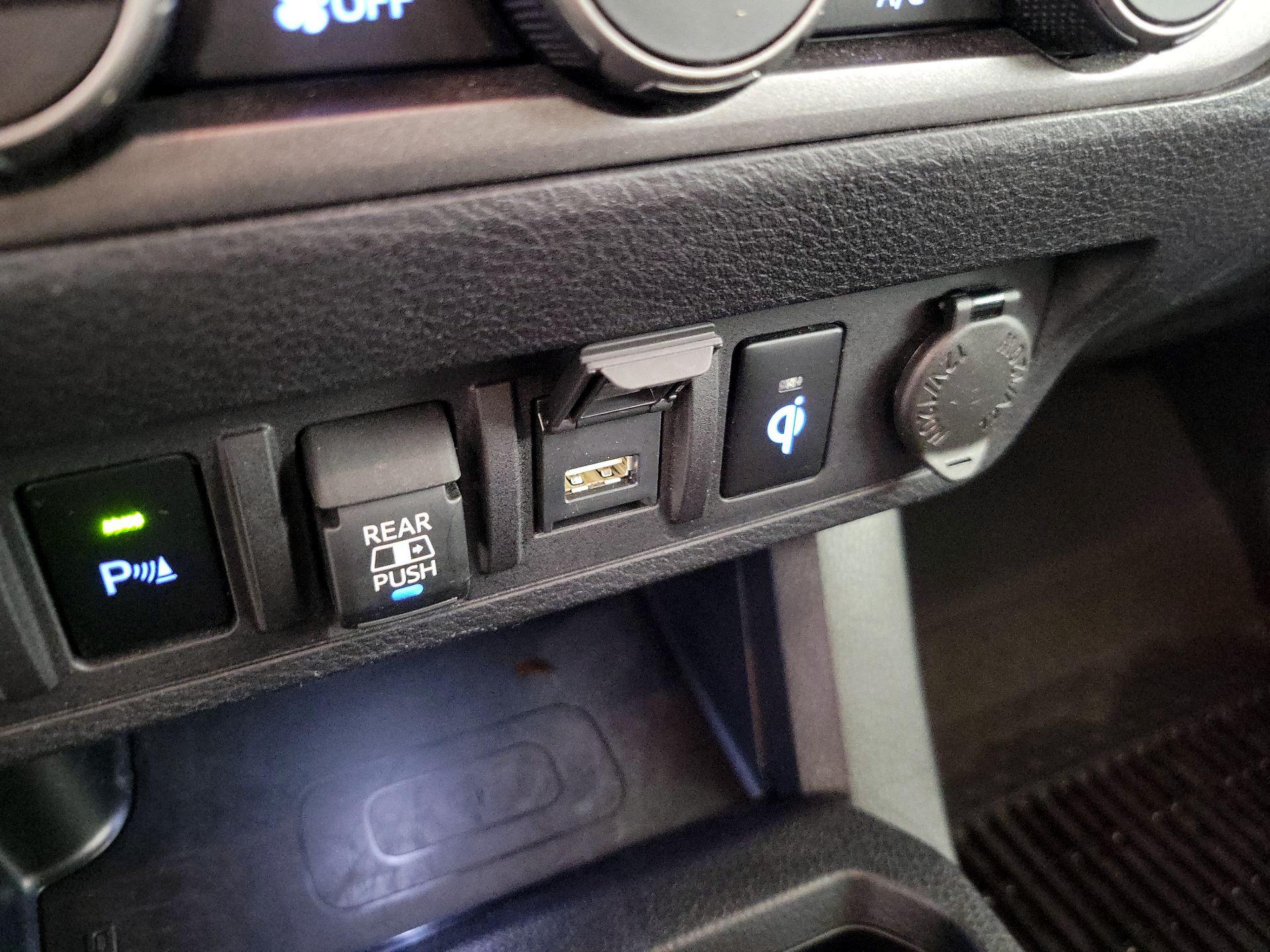 Thumbnail: 2022 Toyota Tacoma - 18