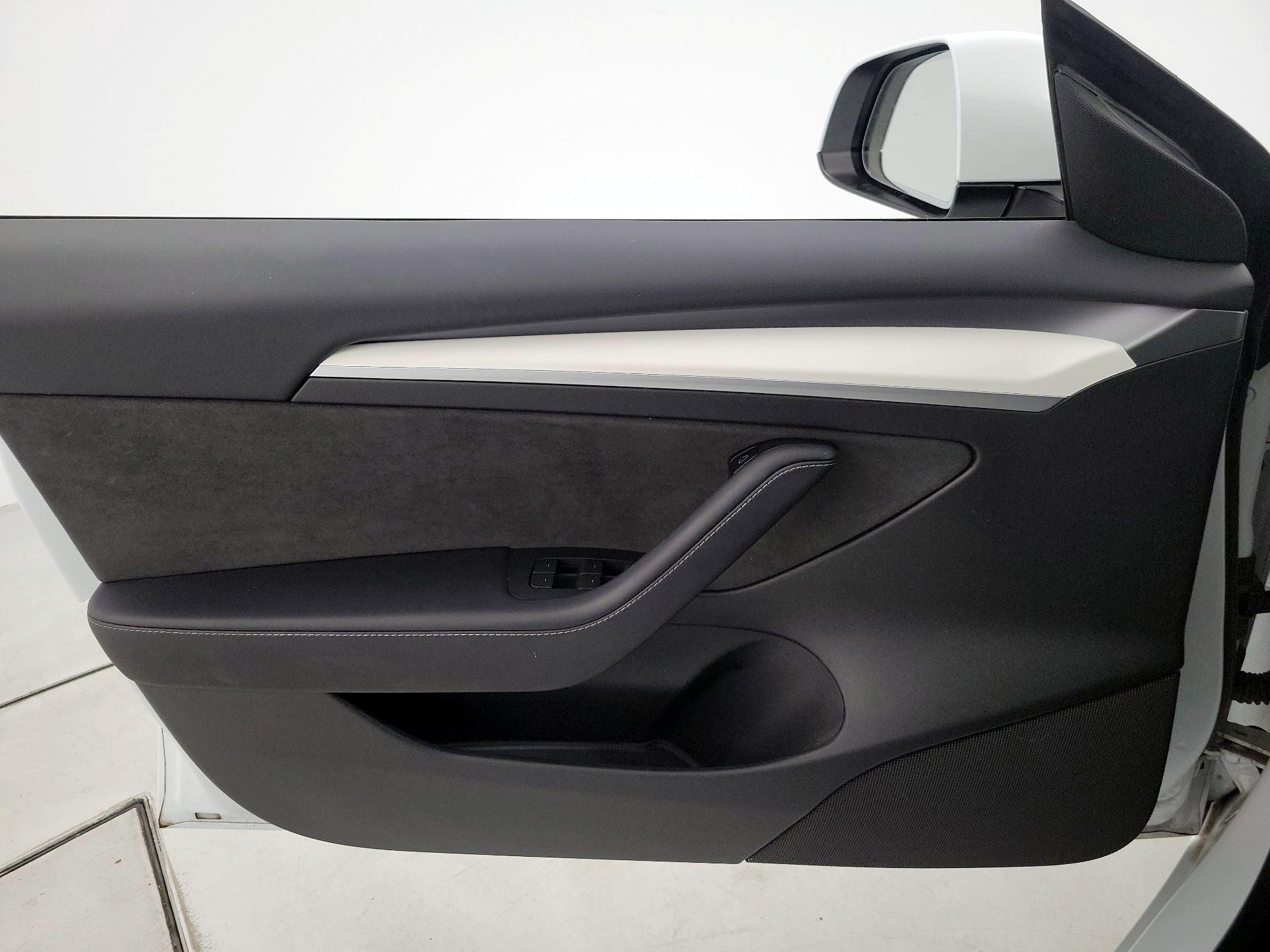 Thumbnail: 2023 Tesla Model 3 - 12