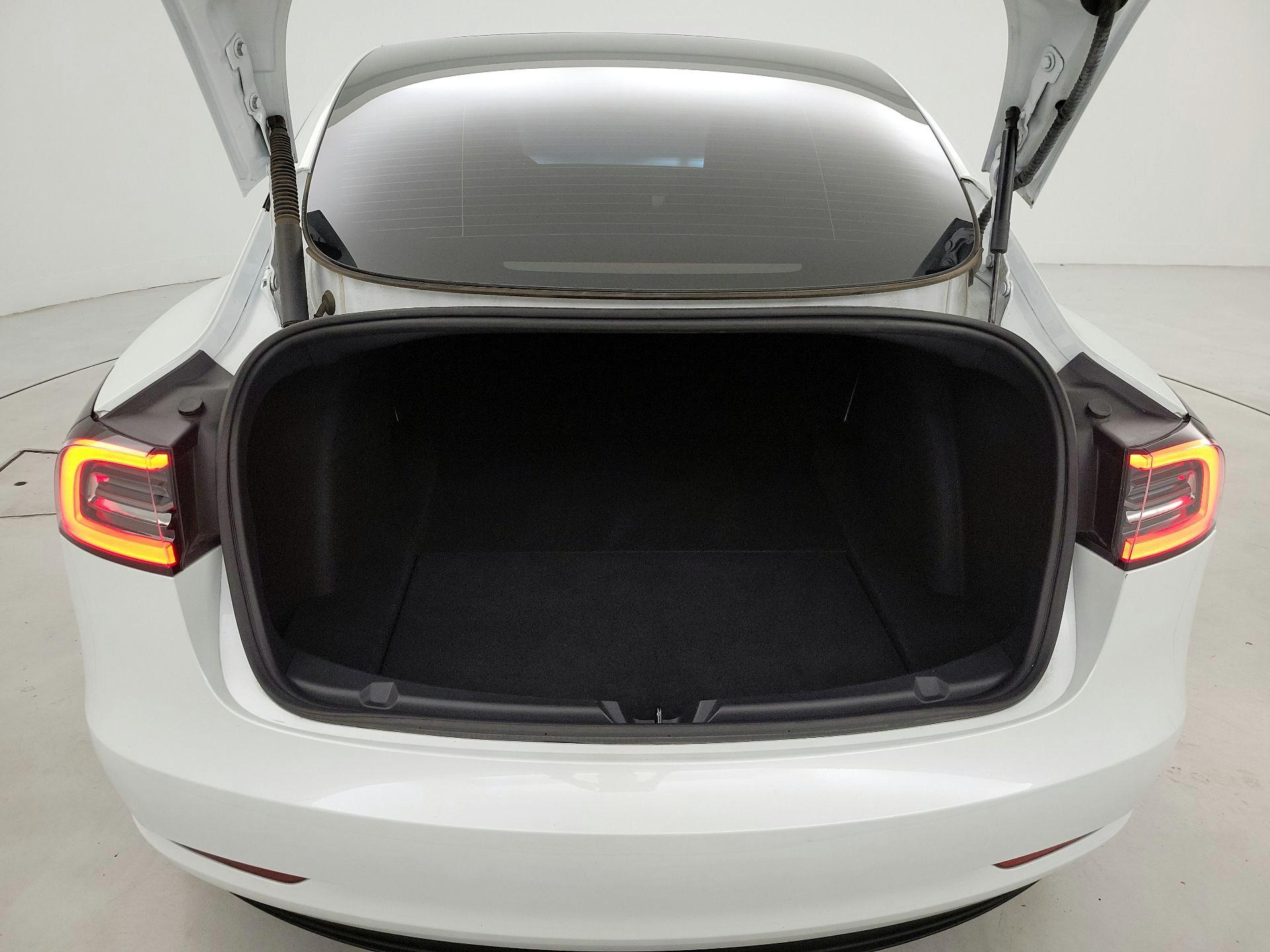 Thumbnail: 2023 Tesla Model 3 - 19