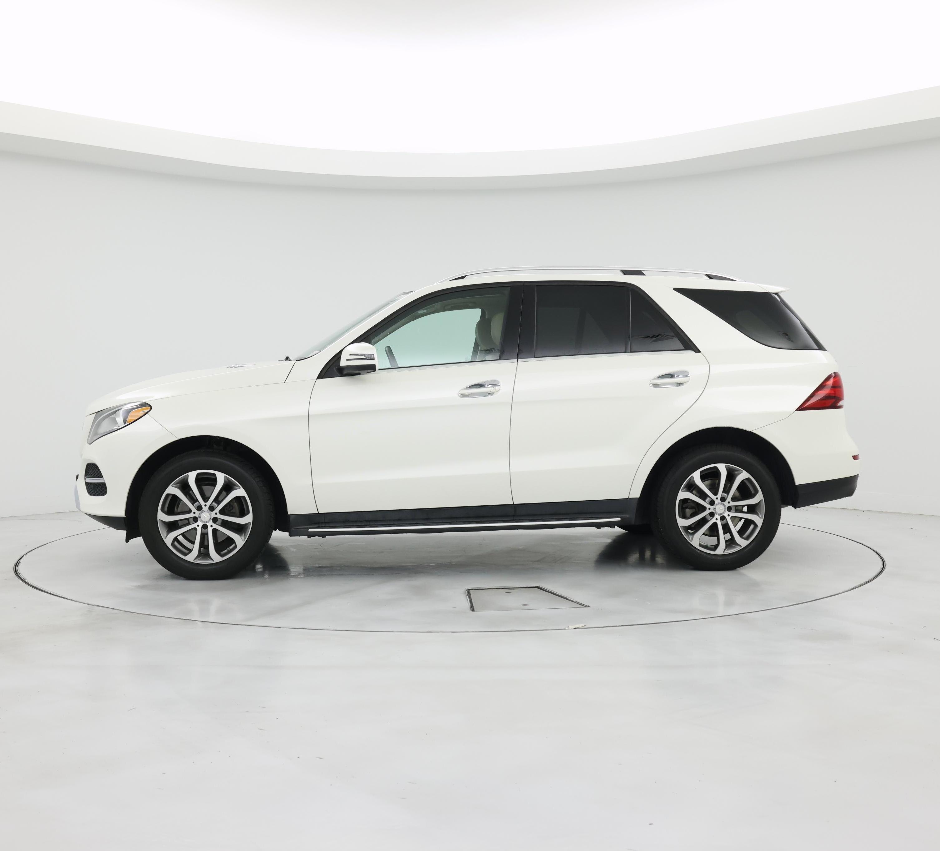 Thumbnail: 2017 Mercedes-Benz GLE - 3