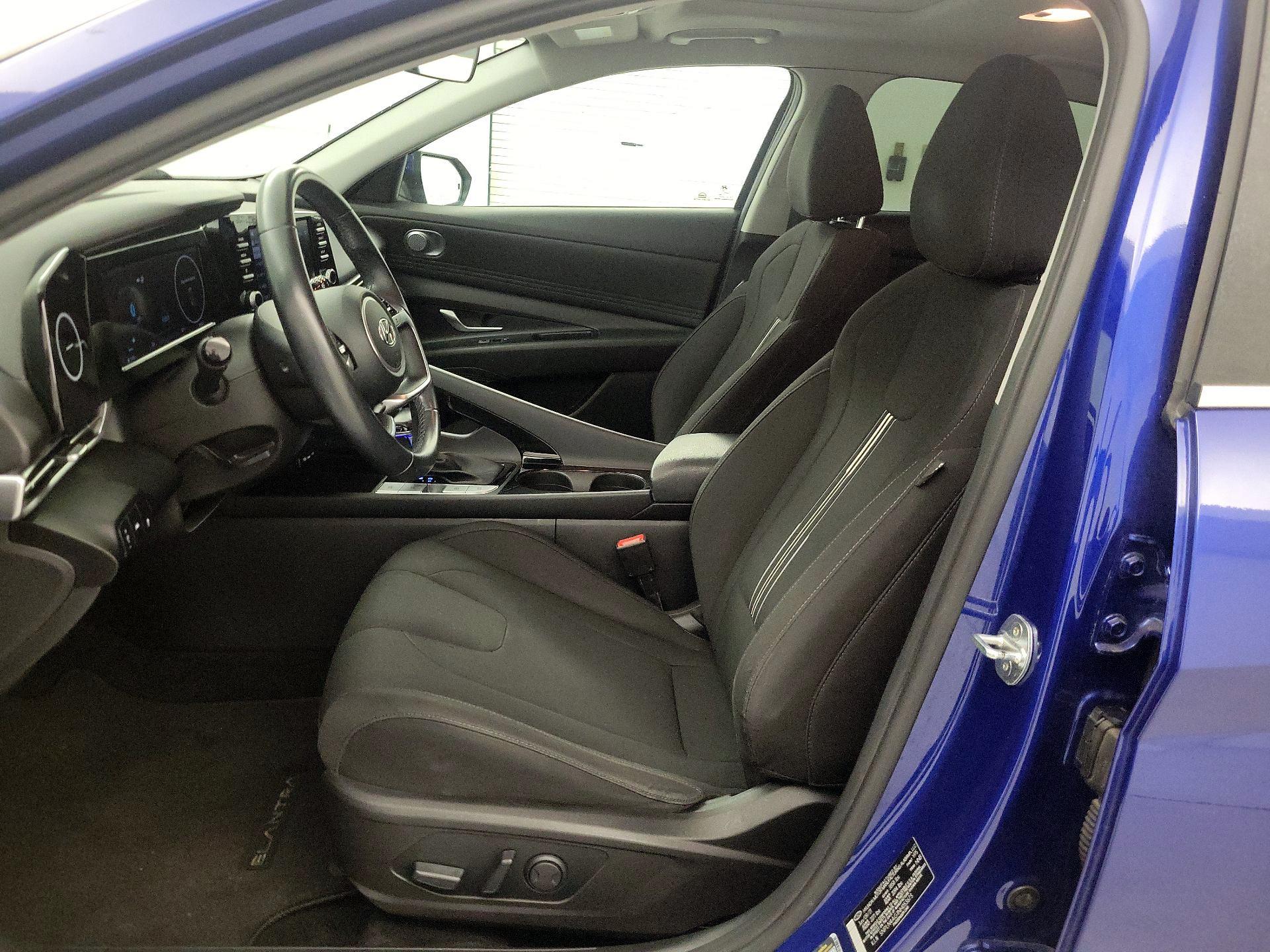 Thumbnail: 2022 Hyundai Elantra - 11