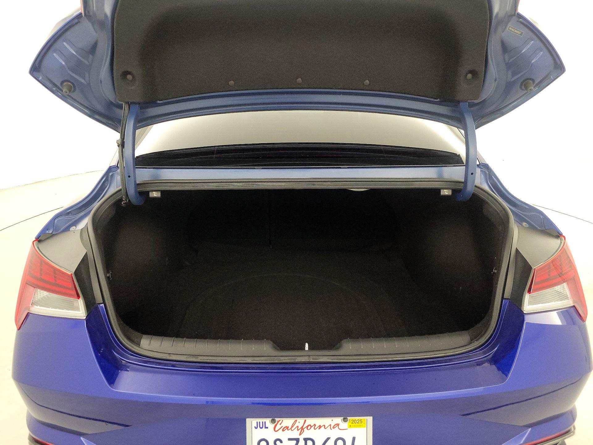 Thumbnail: 2022 Hyundai Elantra - 20