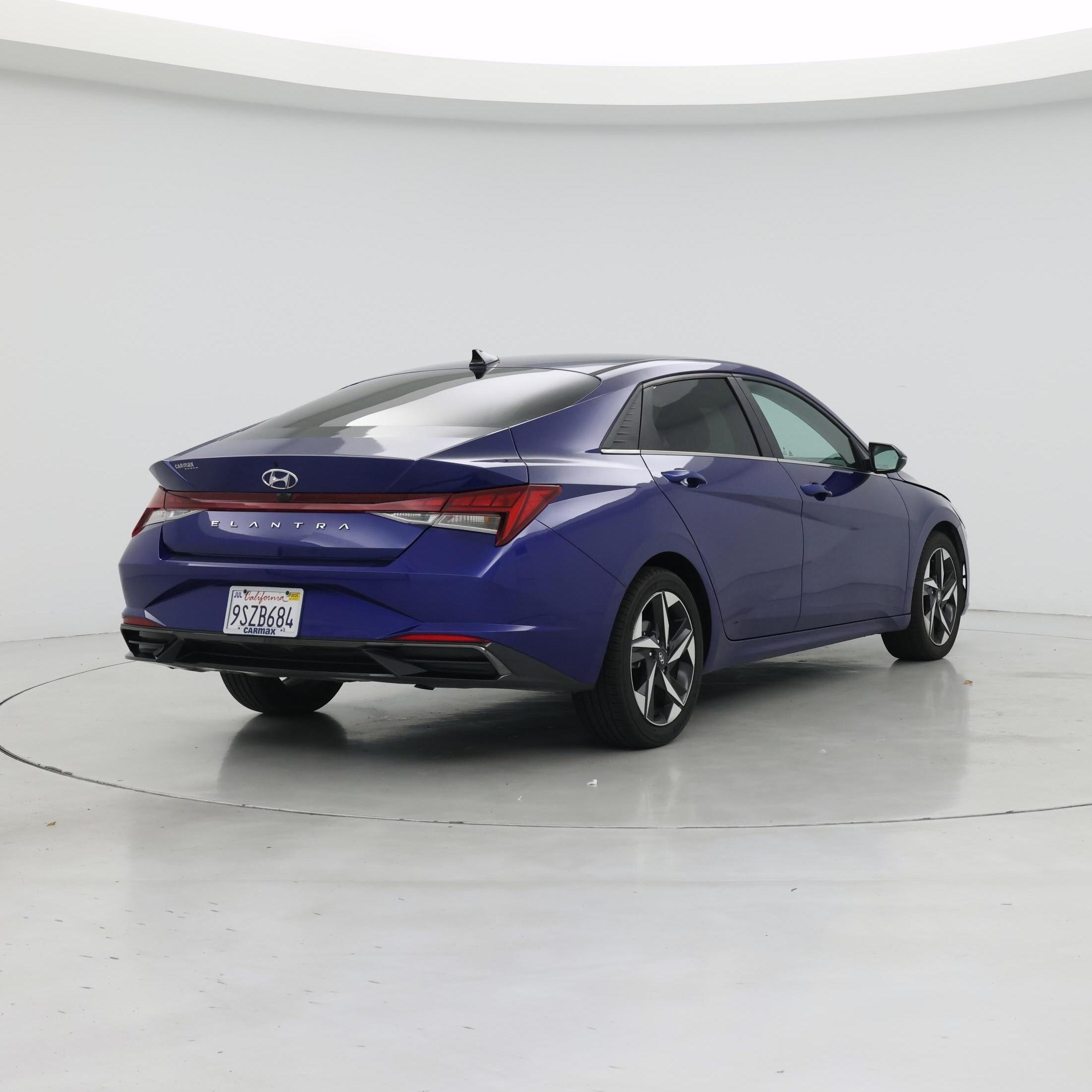 Thumbnail: 2022 Hyundai Elantra - 8