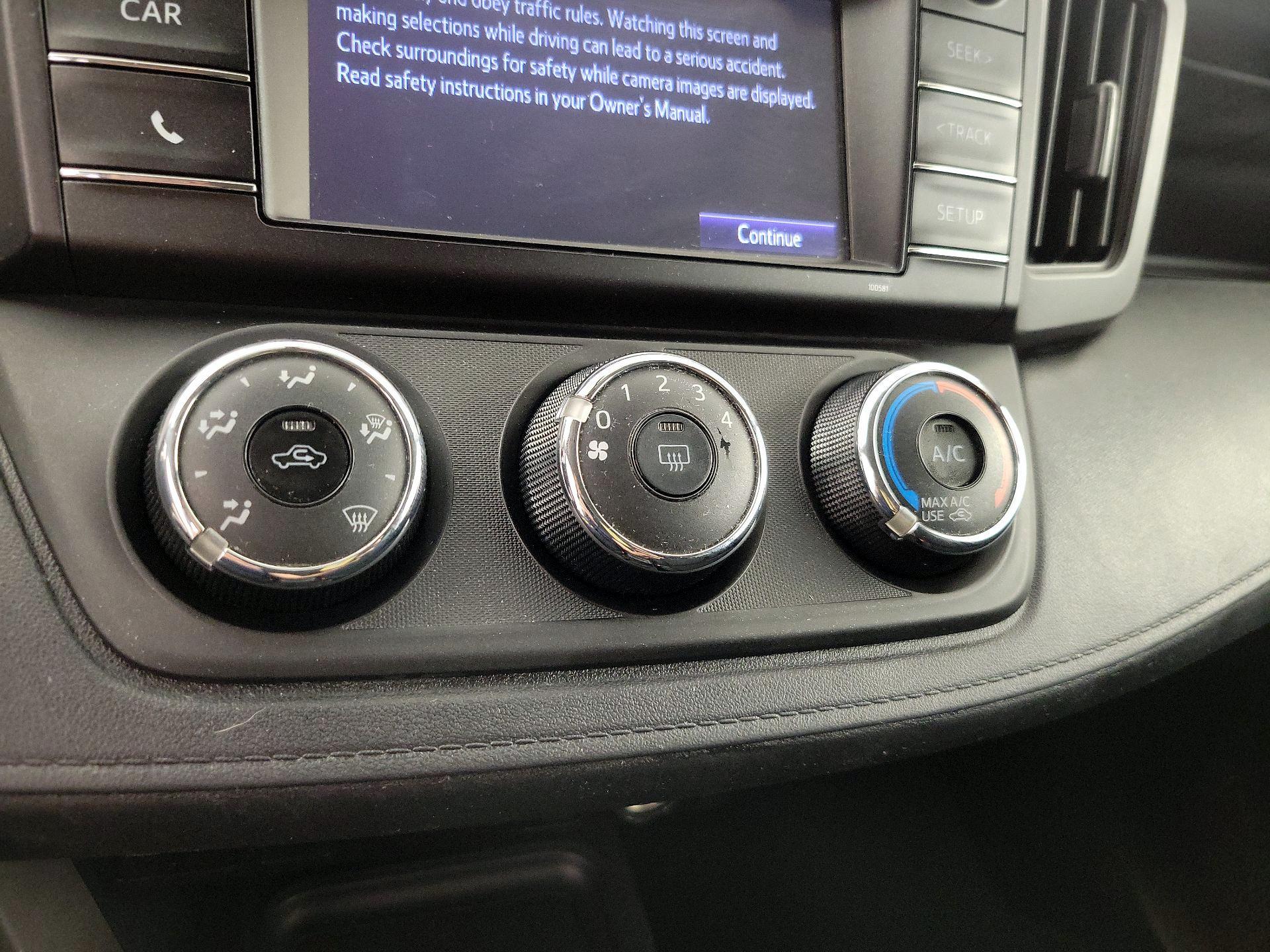 Thumbnail: 2016 Toyota RAV4 - 15