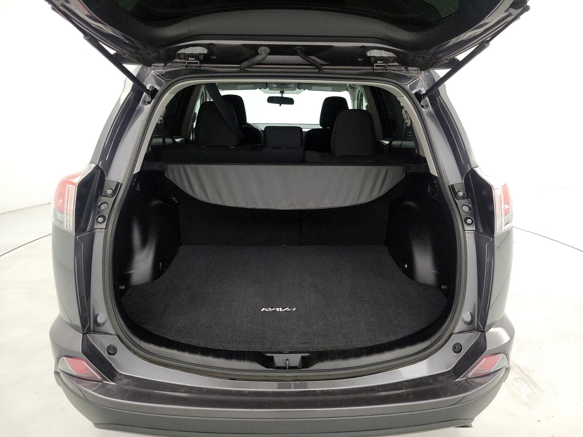 Thumbnail: 2016 Toyota RAV4 - 19